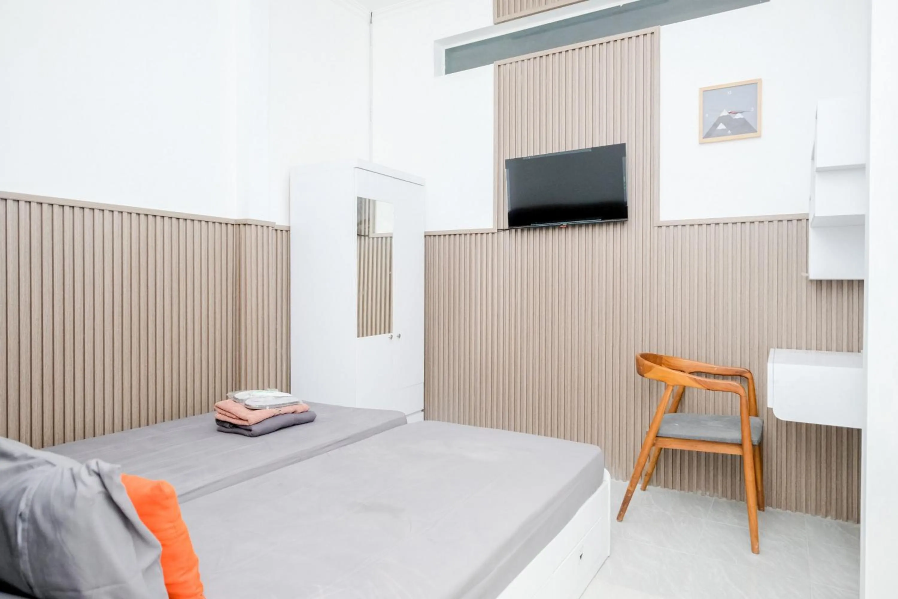 Bedroom, Bed in Omah Ninten Syariah Laweyan RedPartner