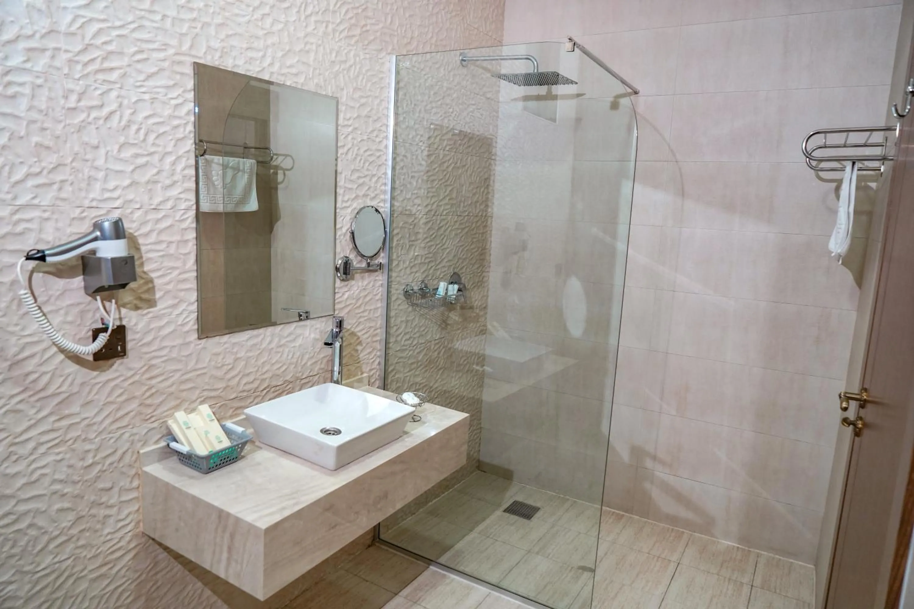 Shower in Haden Hotel