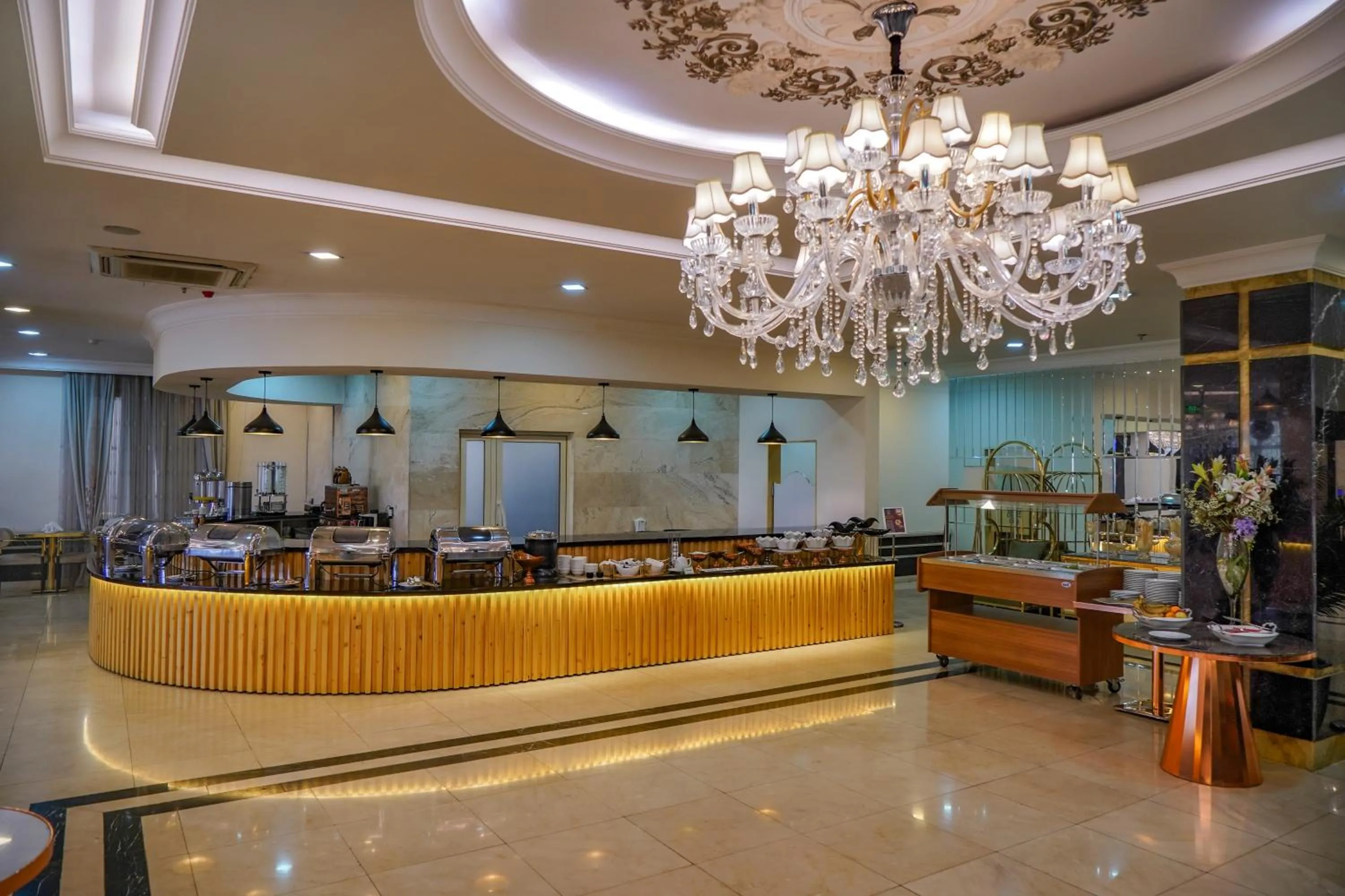 Restaurant/places to eat in Haden Hotel