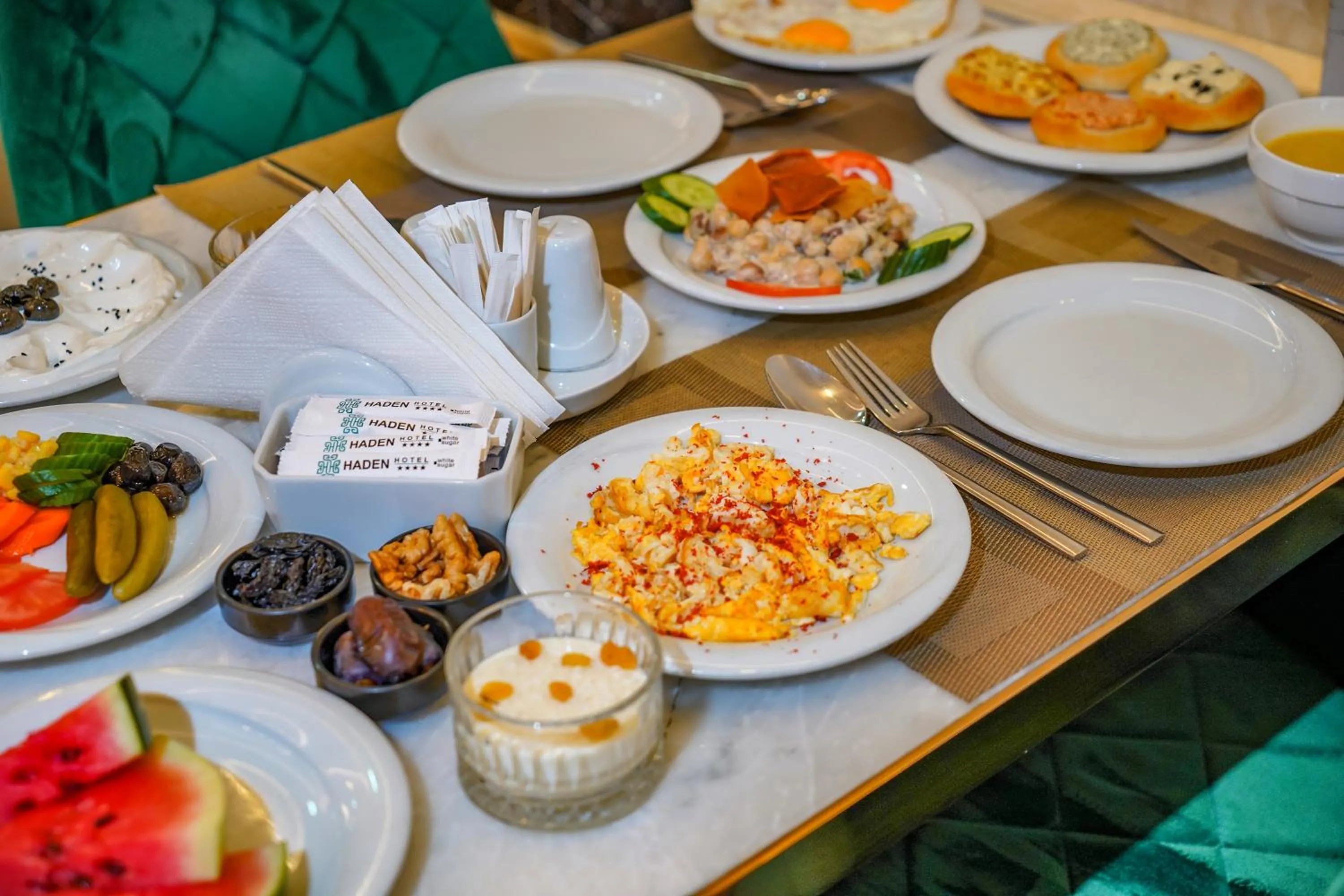 Food and drinks in Haden Hotel