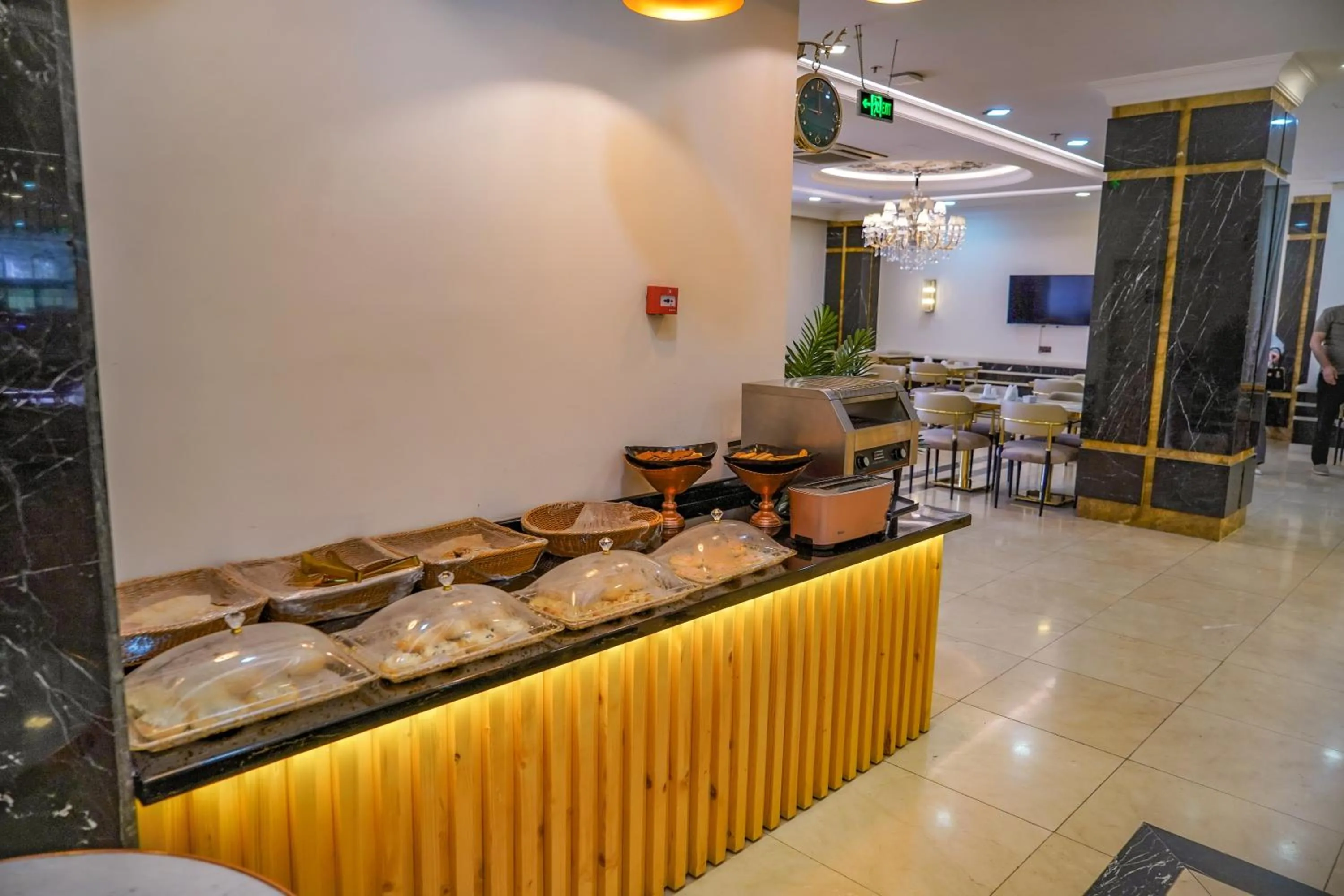 Food and drinks in Haden Hotel