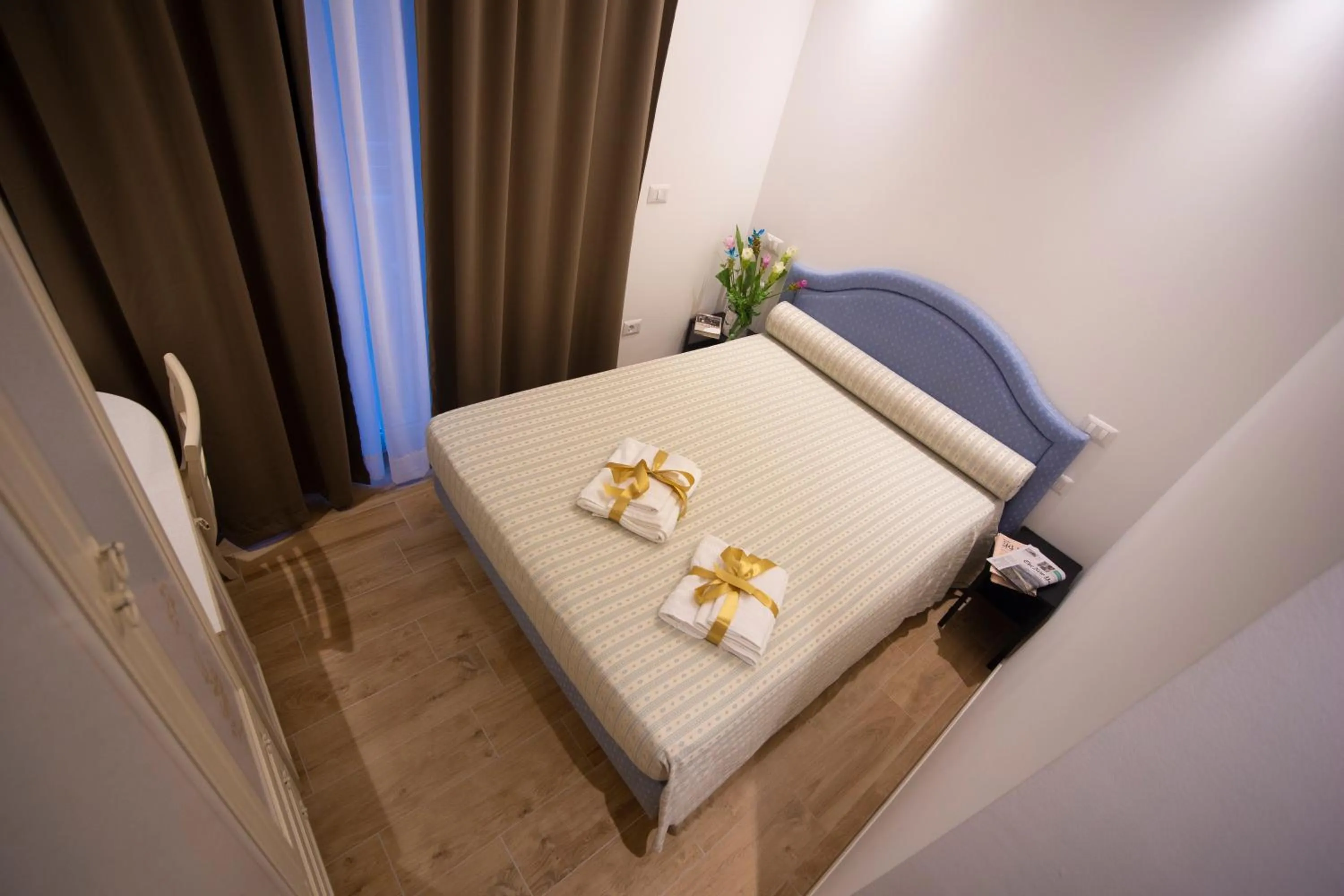 Photo of the whole room, Bed in Hotel Flora