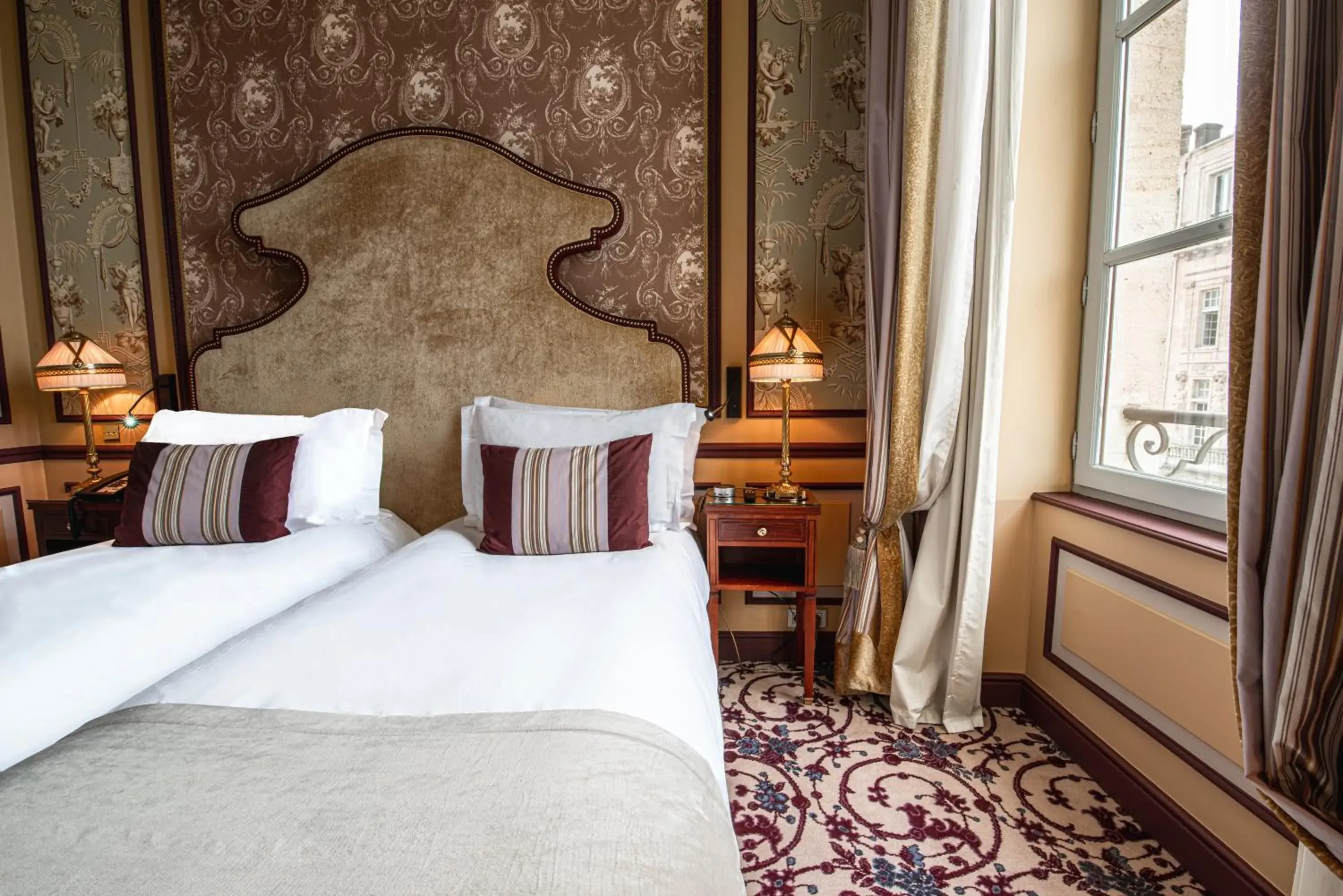 Bedroom, Bed in InterContinental Bordeaux Le Grand Hotel by IHG Bedroom, Bed in InterContinental Bordeaux Le Grand Hotel by IHG