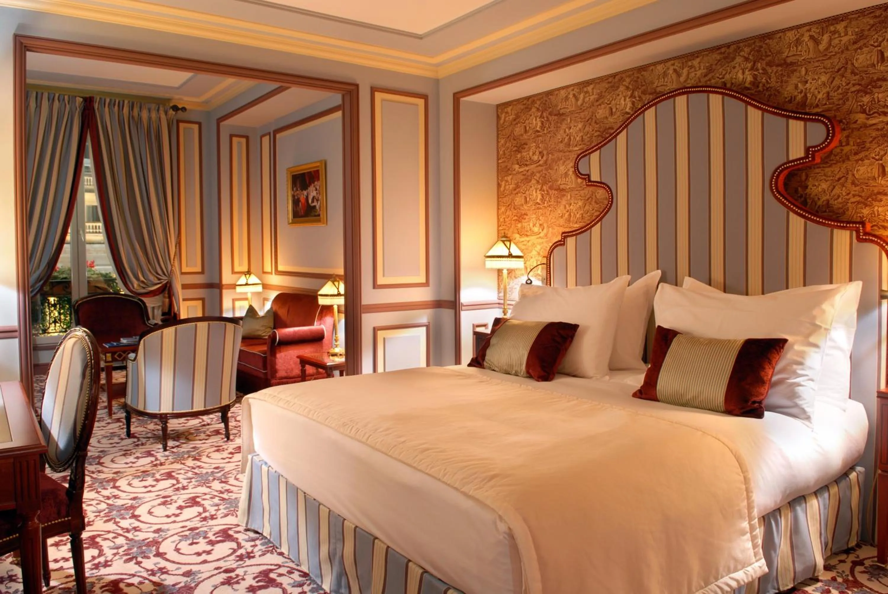 Bedroom, Bed in InterContinental Bordeaux Le Grand Hotel by IHG