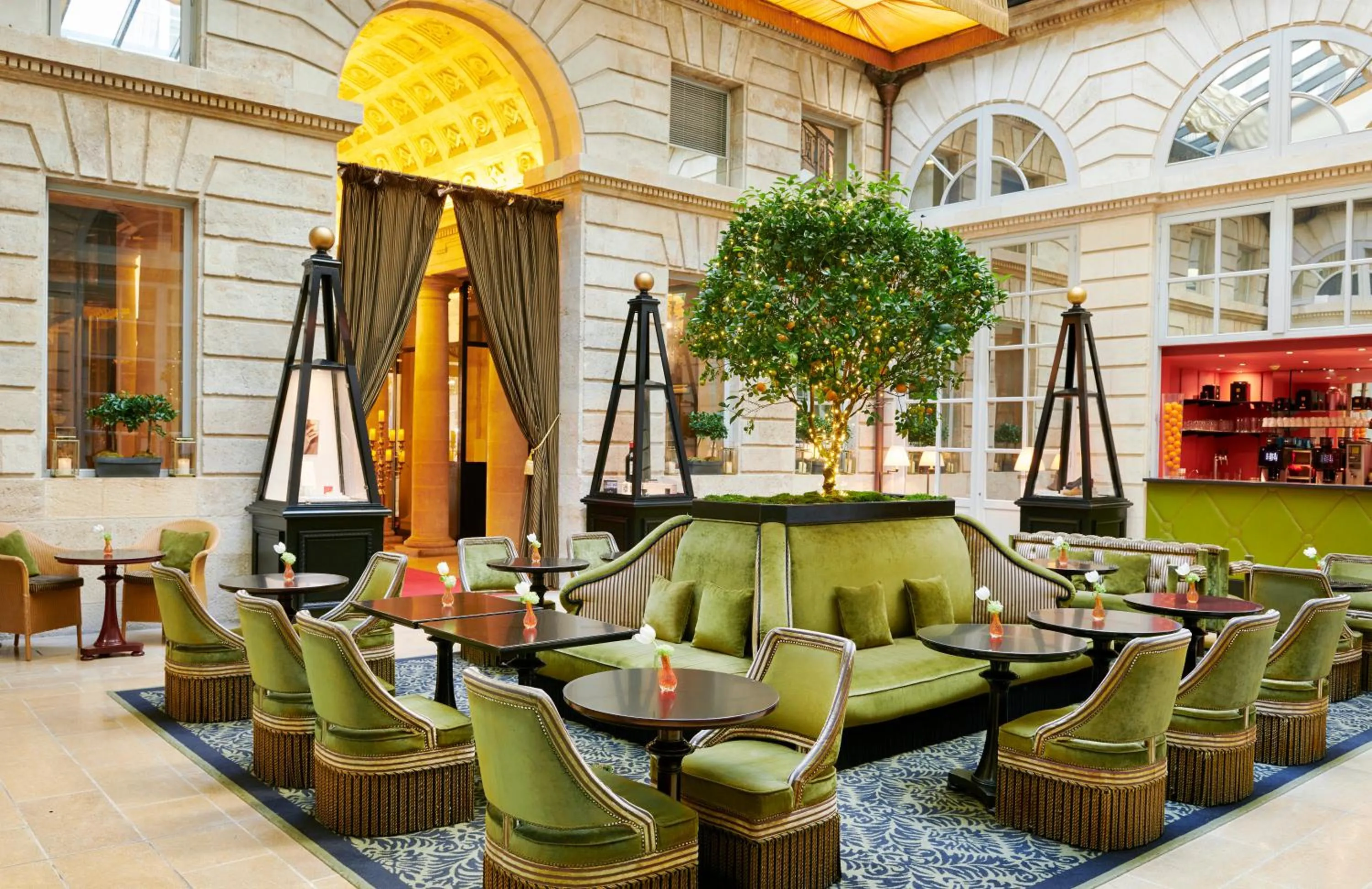 Lounge or bar in InterContinental Bordeaux Le Grand Hotel by IHG