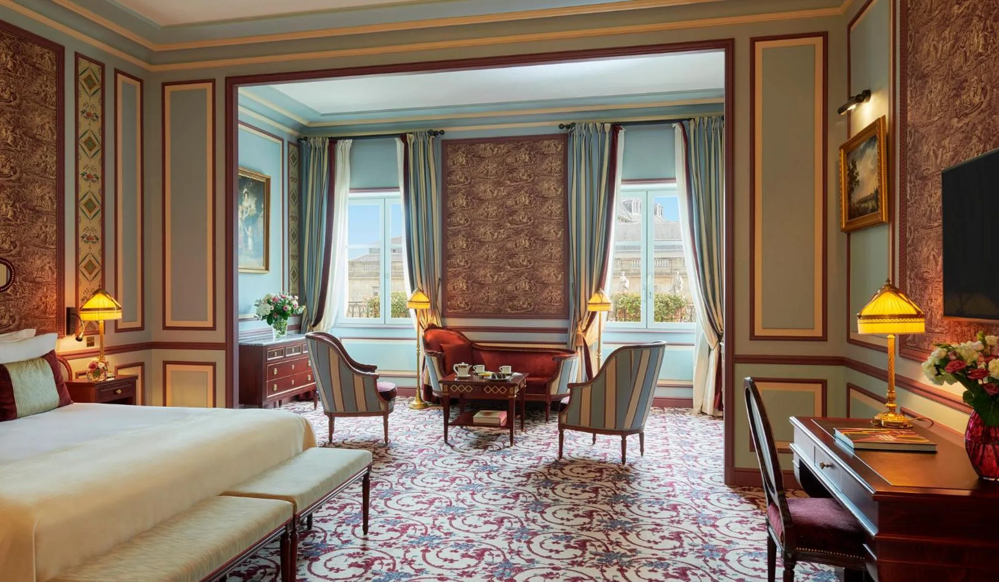 Bedroom, Bed in InterContinental Bordeaux Le Grand Hotel by IHG