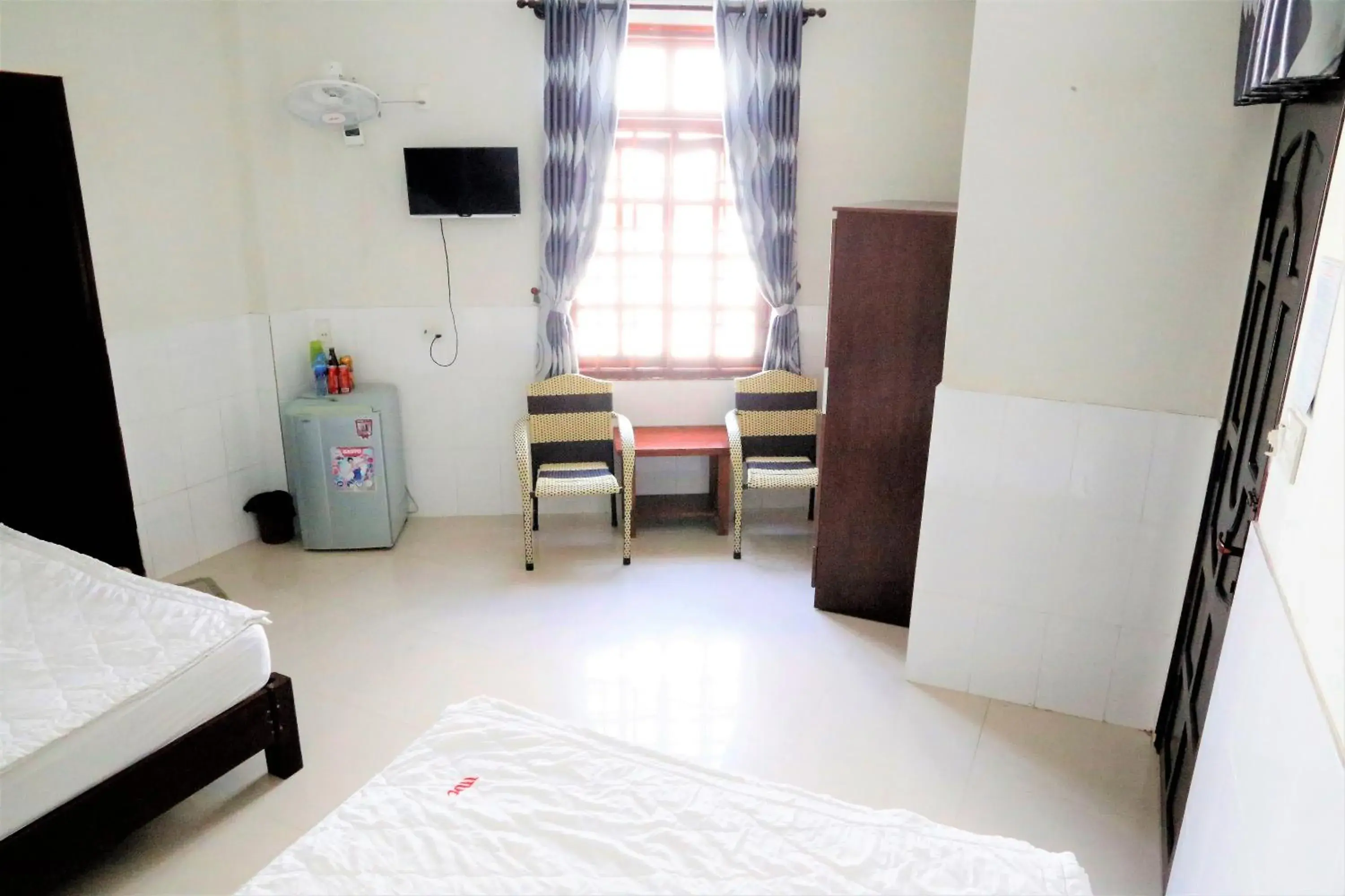 Photo of the whole room, Bed in Minh Hung Hotel Photo of the whole room, Bed in Minh Hung Hotel