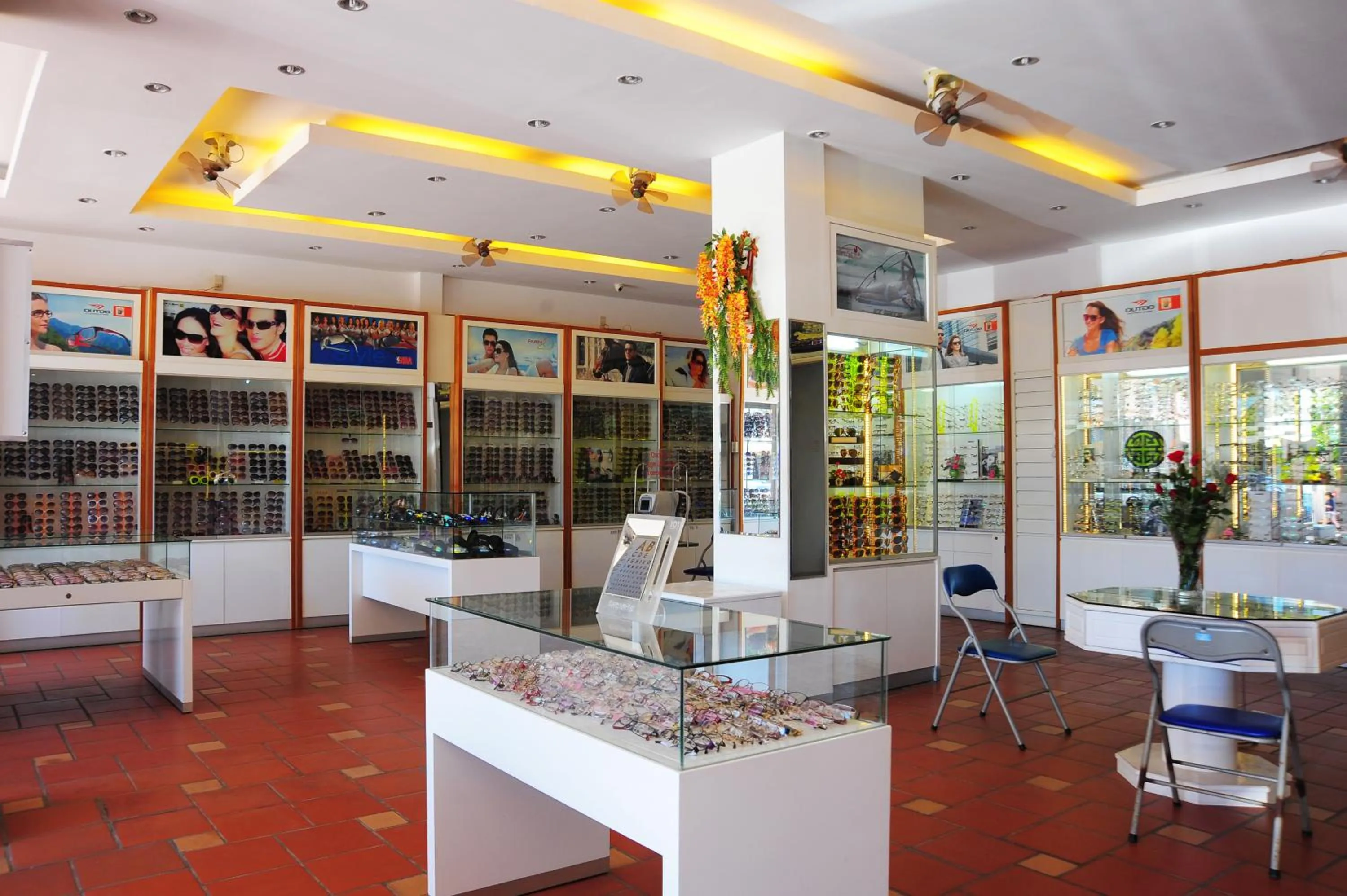 On-site shops in Minh Hung Hotel