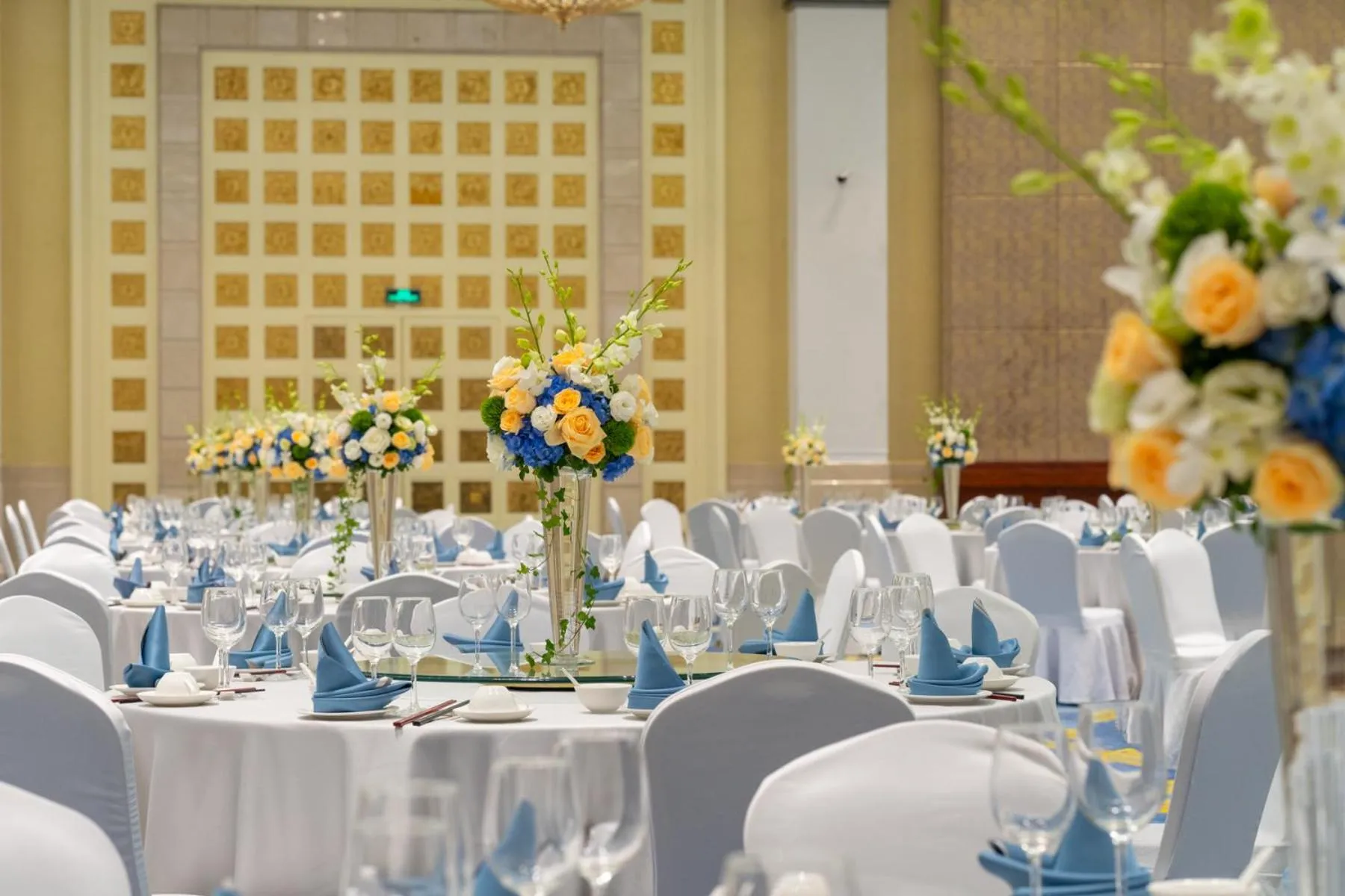 Meeting/conference room in Guangzhou Dong Fang Hotel