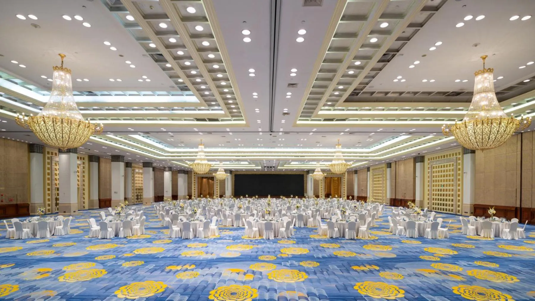 Meeting/conference room in Guangzhou Dong Fang Hotel