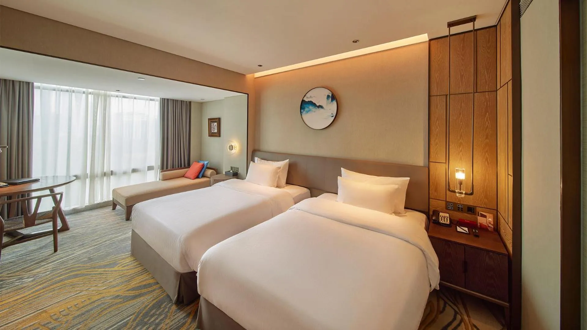 Photo of the whole room, Bed in Guangzhou Dong Fang Hotel