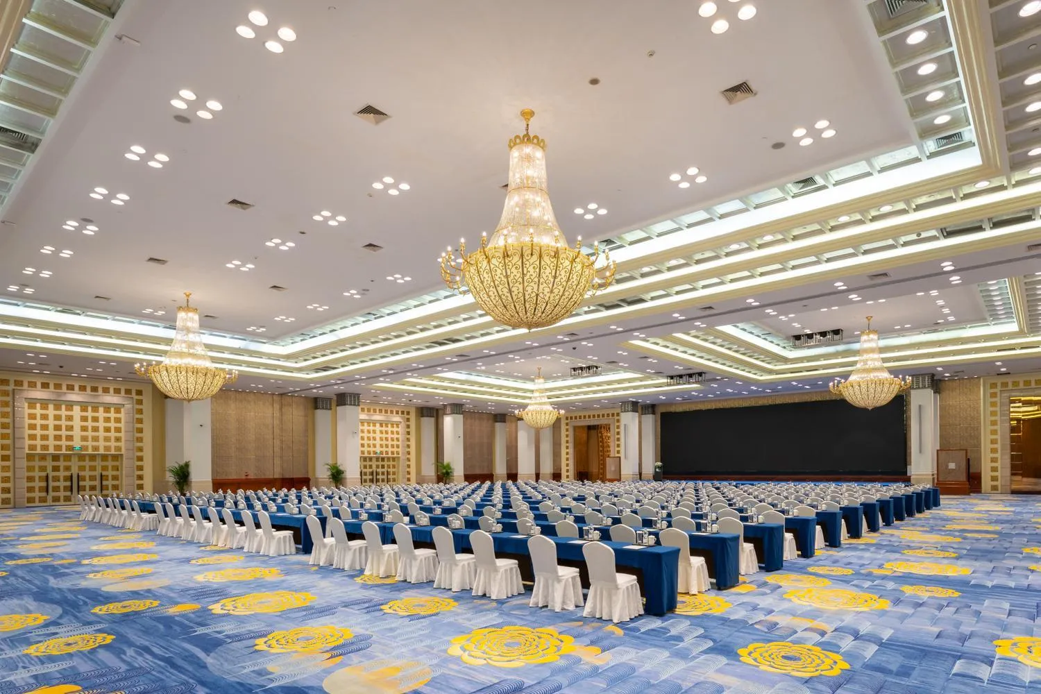 Meeting/conference room in Guangzhou Dong Fang Hotel