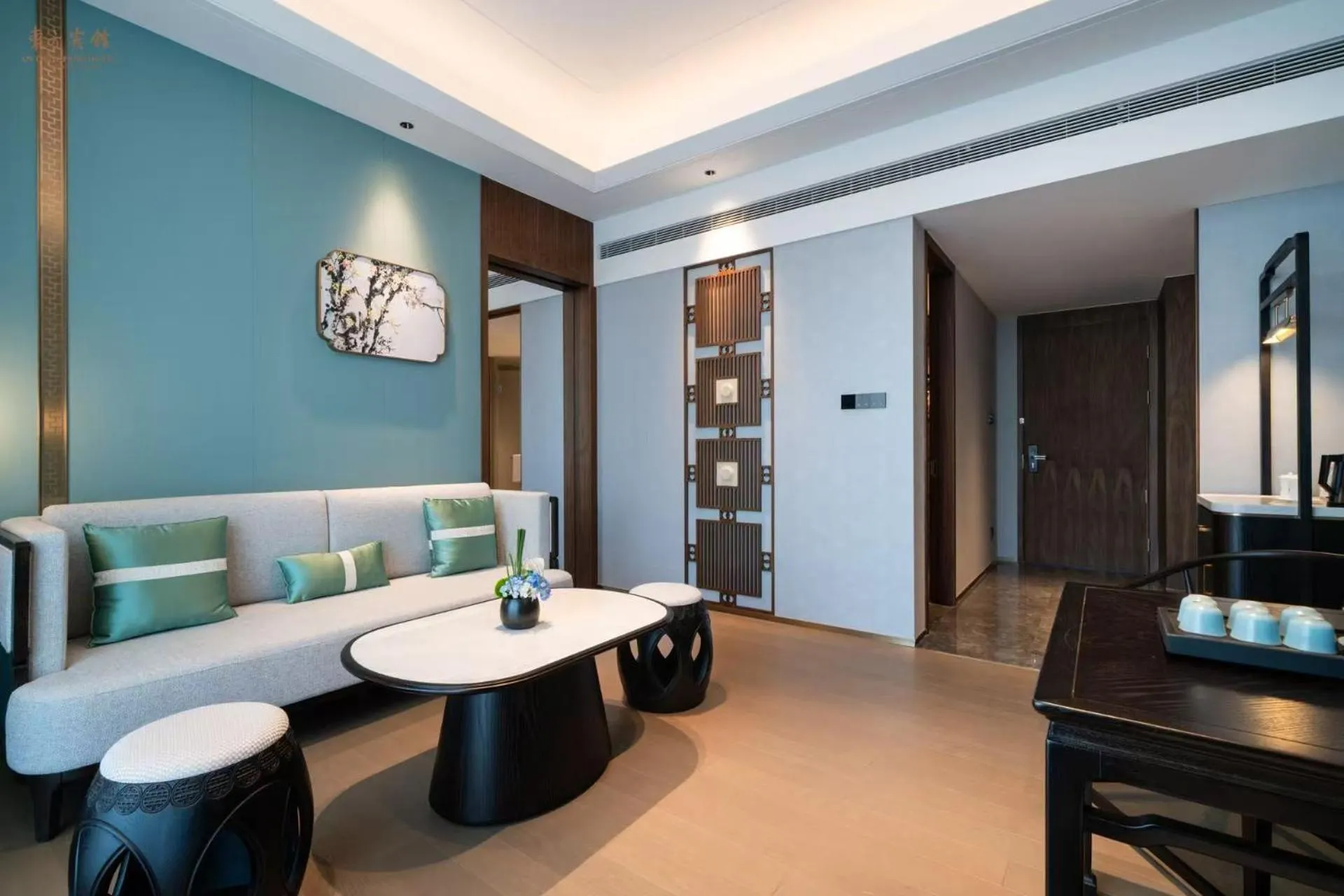 Living room, Bed in Guangzhou Dong Fang Hotel