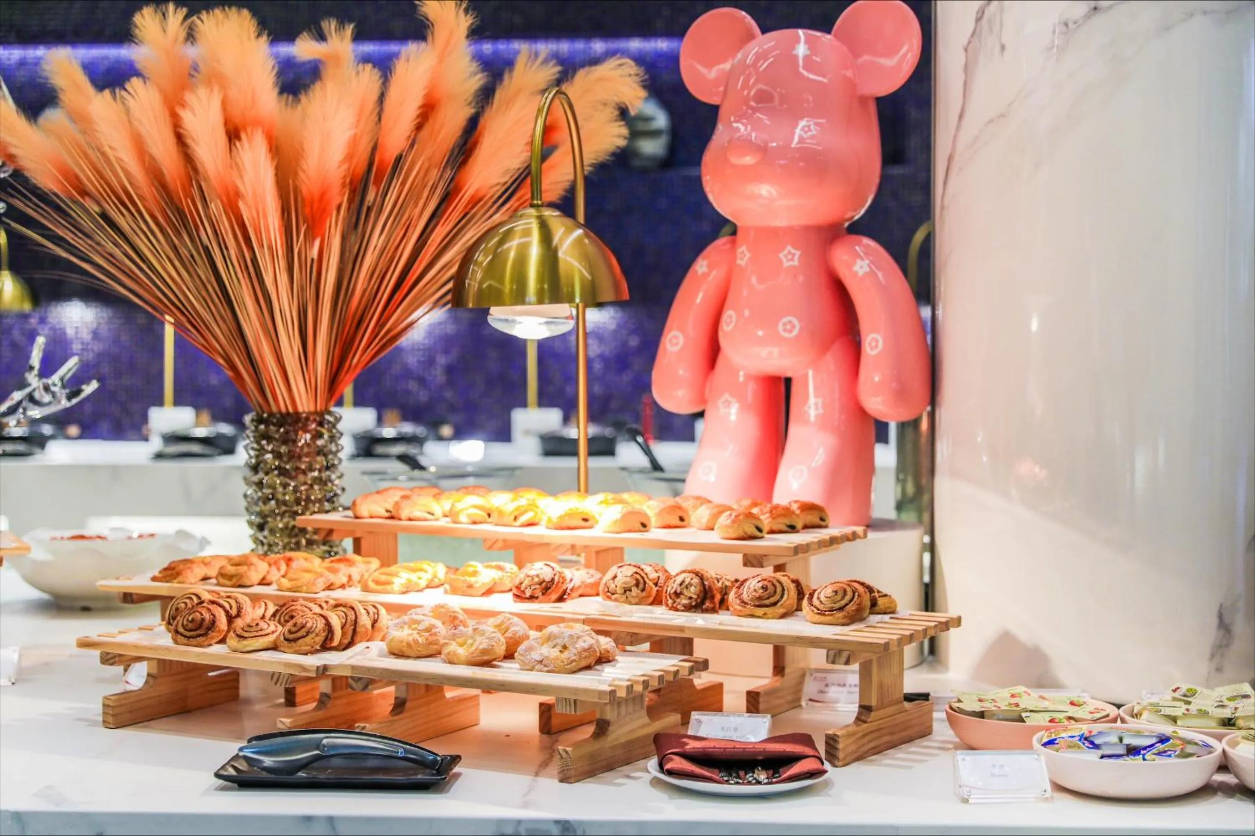 Buffet breakfast in Guangzhou Dong Fang Hotel