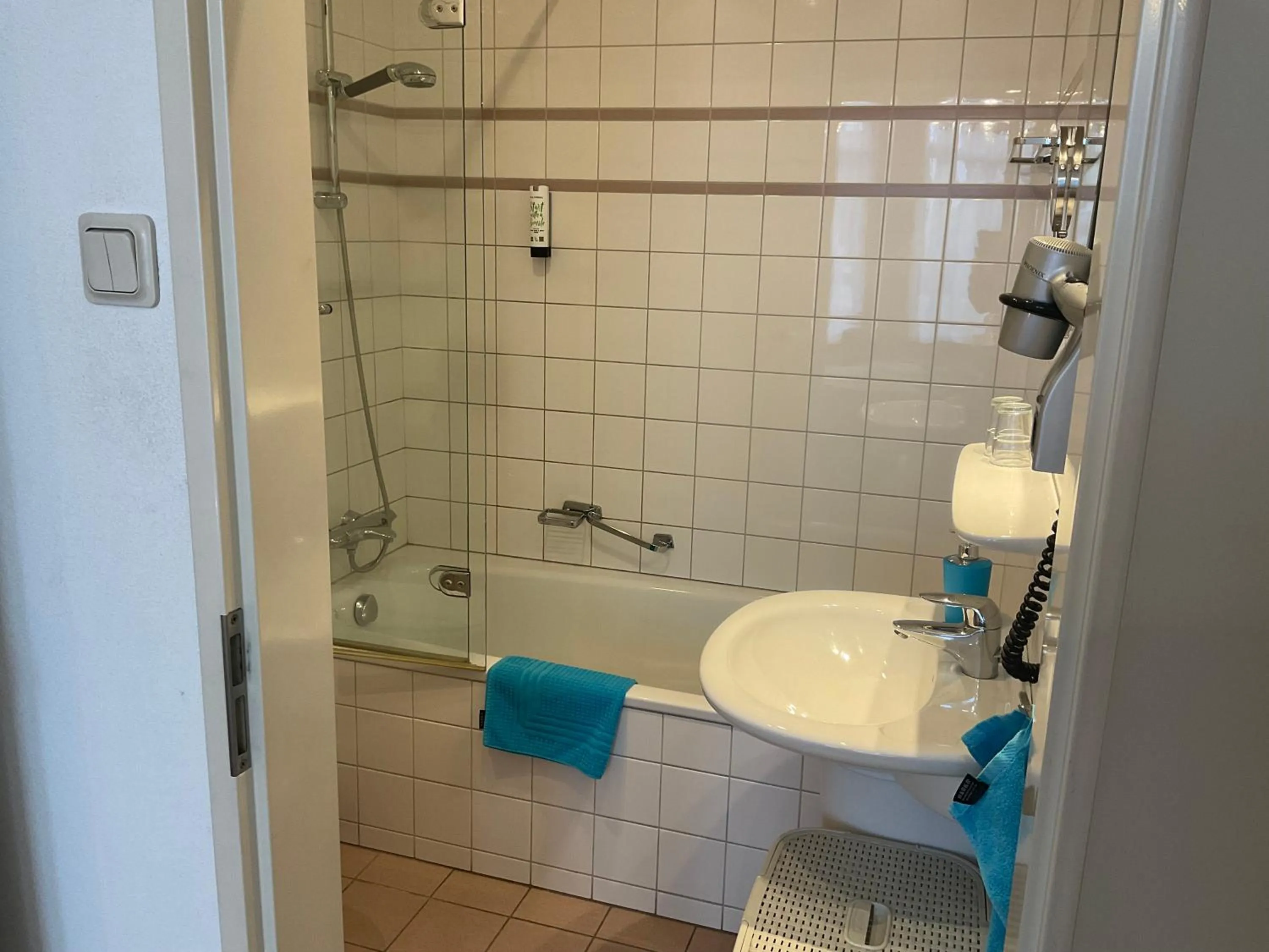 Bathroom in Plato by Hofstad Studio’s