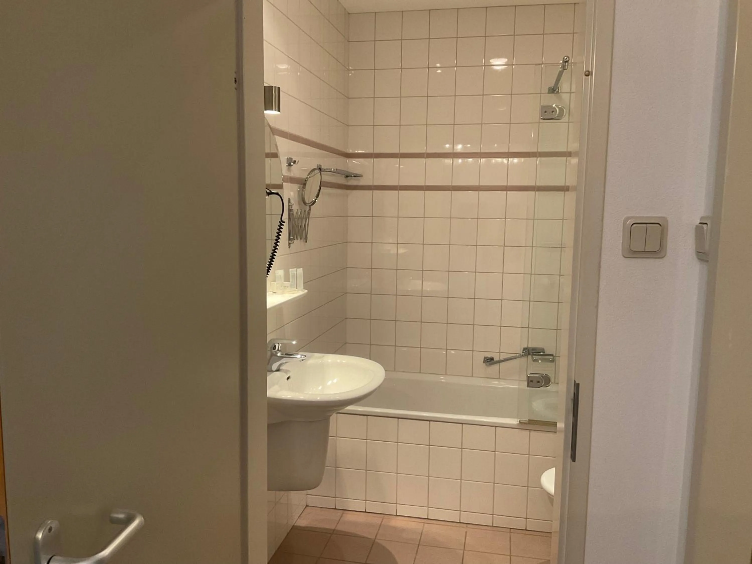 Bathroom in Plato by Hofstad Studio’s