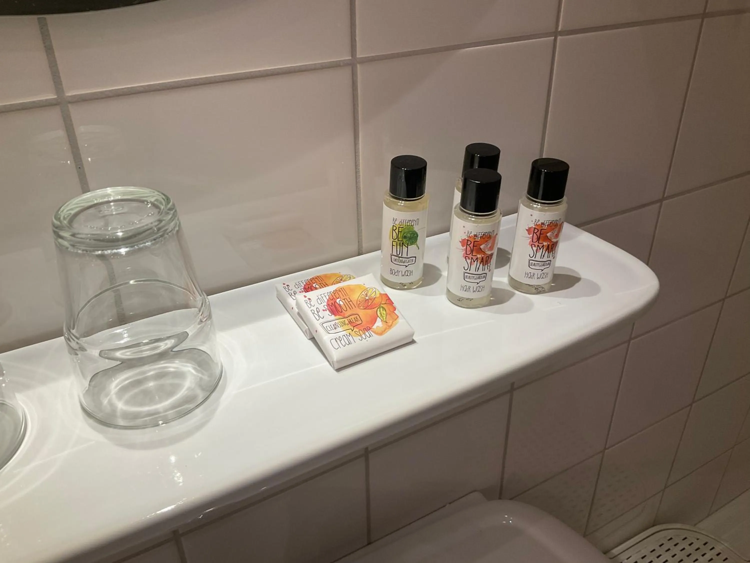 Bathroom in Plato by Hofstad Studio’s