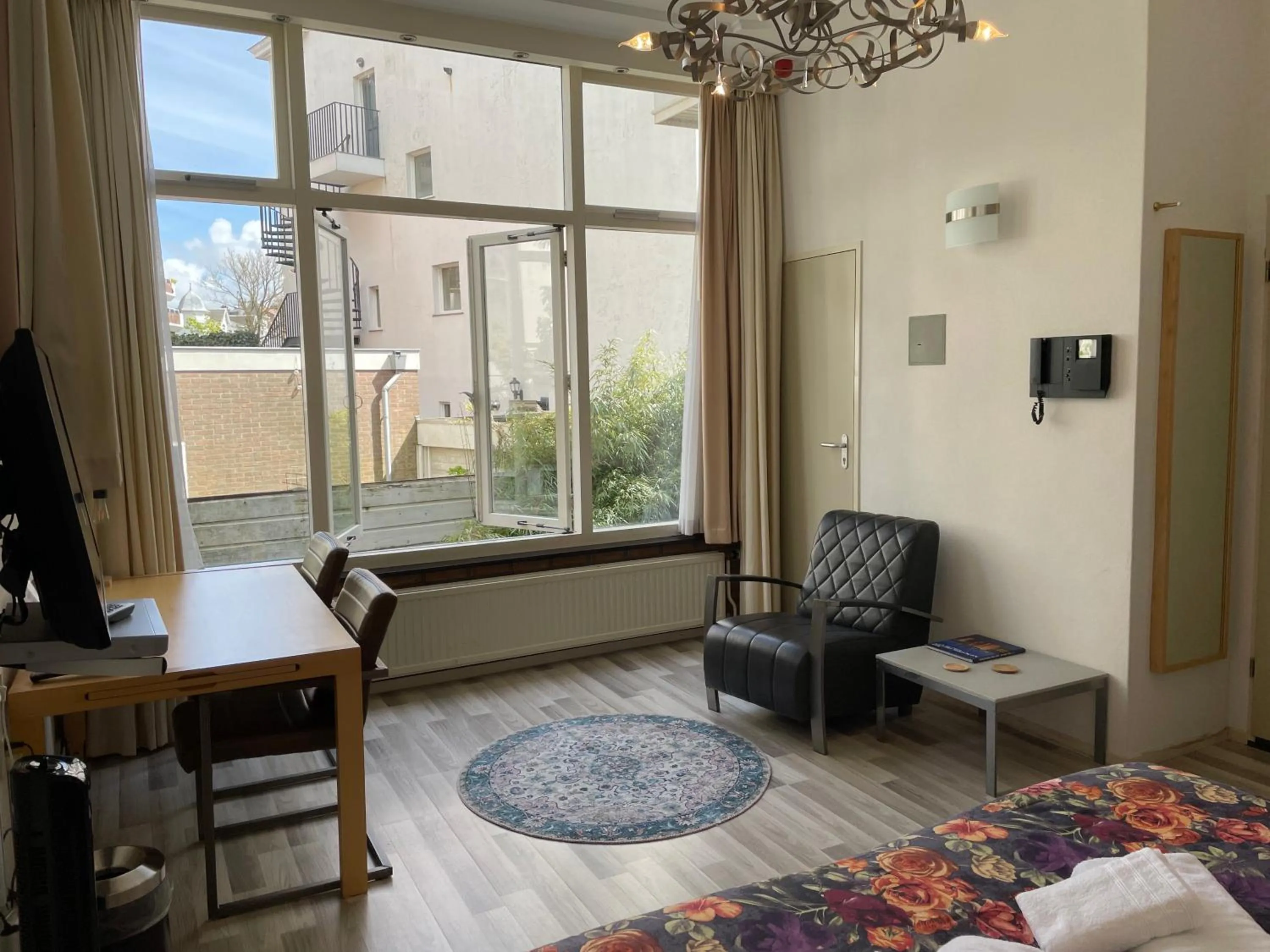 Seating area in Plato by Hofstad Studio’s