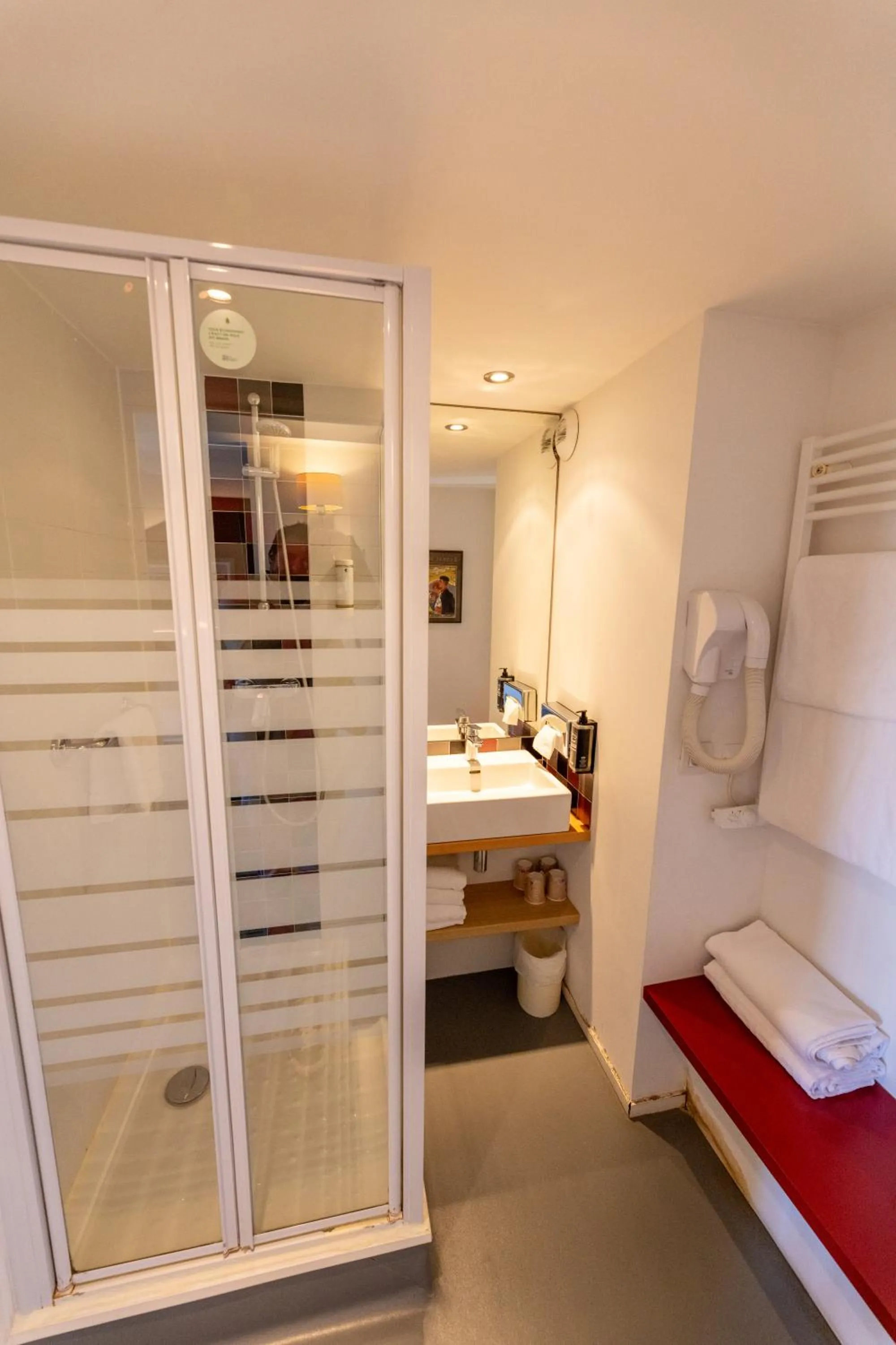 Bathroom, Bed in Hotel Donibane Saint-Jean-de-Luz