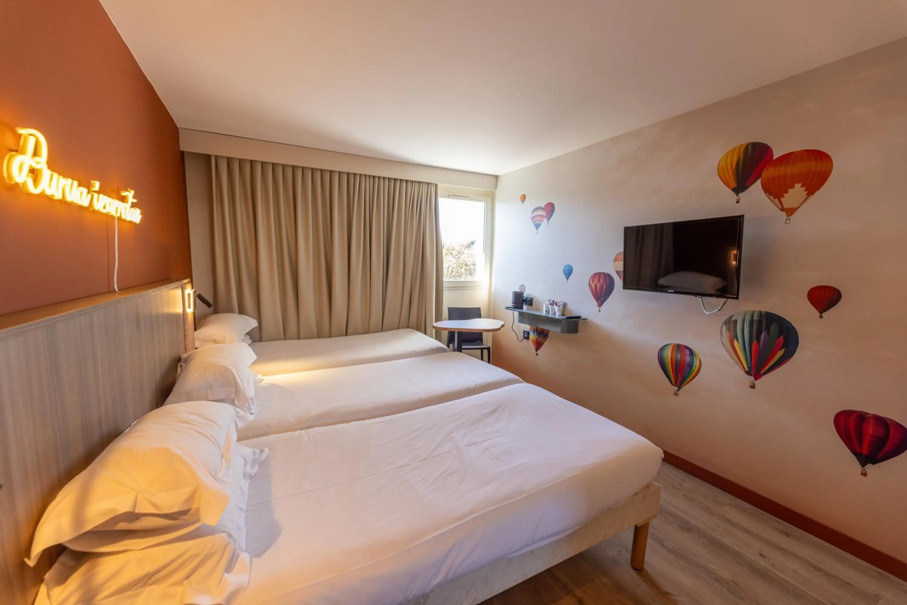 Bed in Hotel Donibane Saint-Jean-de-Luz