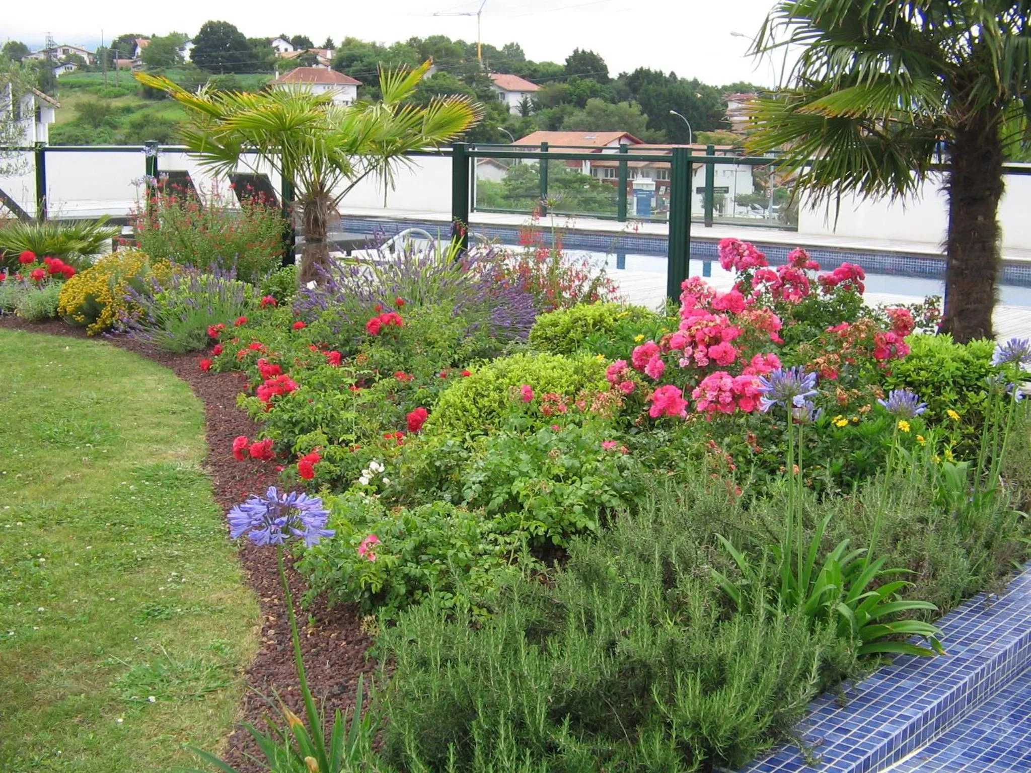 Garden in Hotel Donibane Saint-Jean-de-Luz