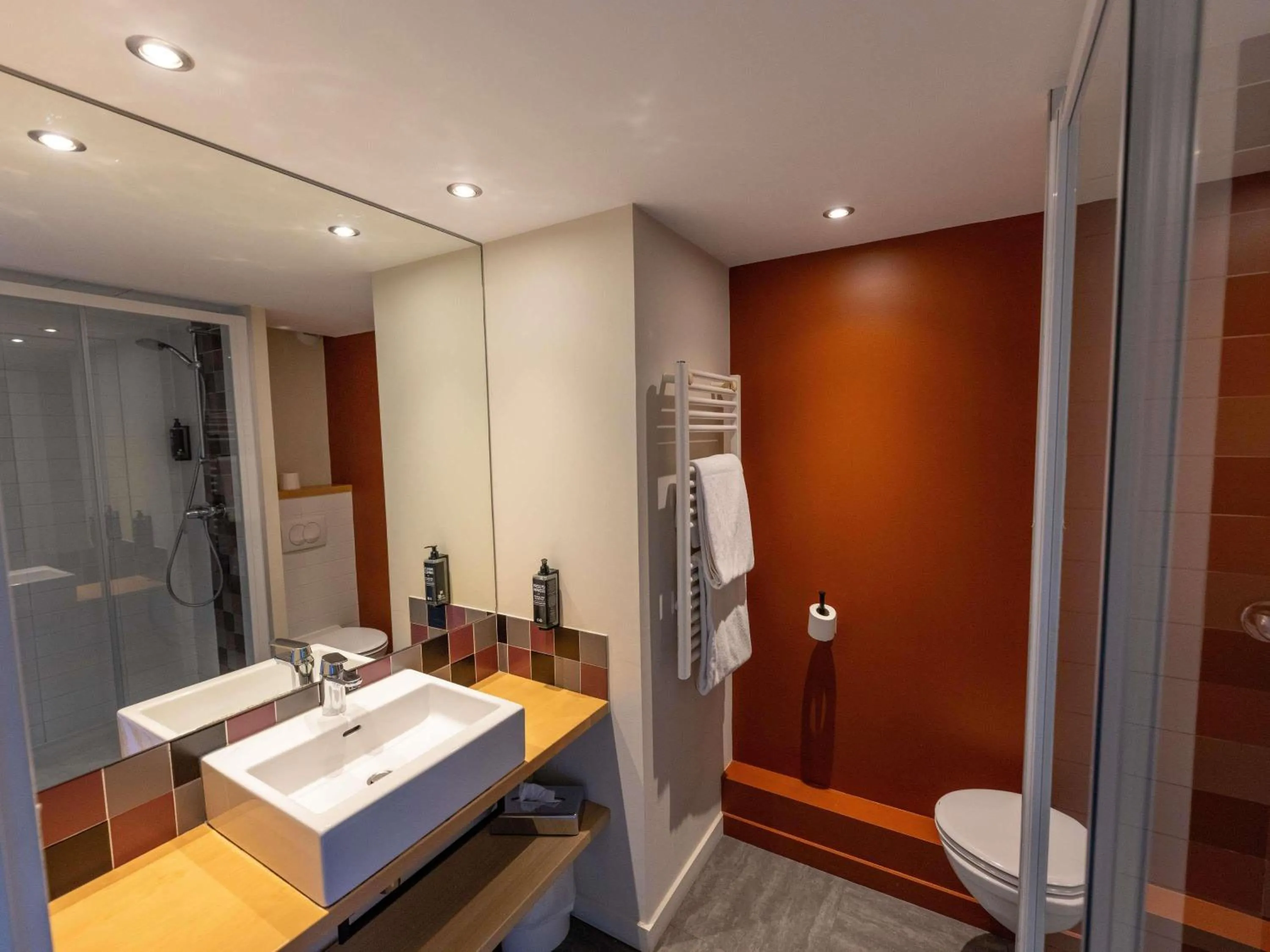 Bedroom in Hotel Donibane Saint-Jean-de-Luz