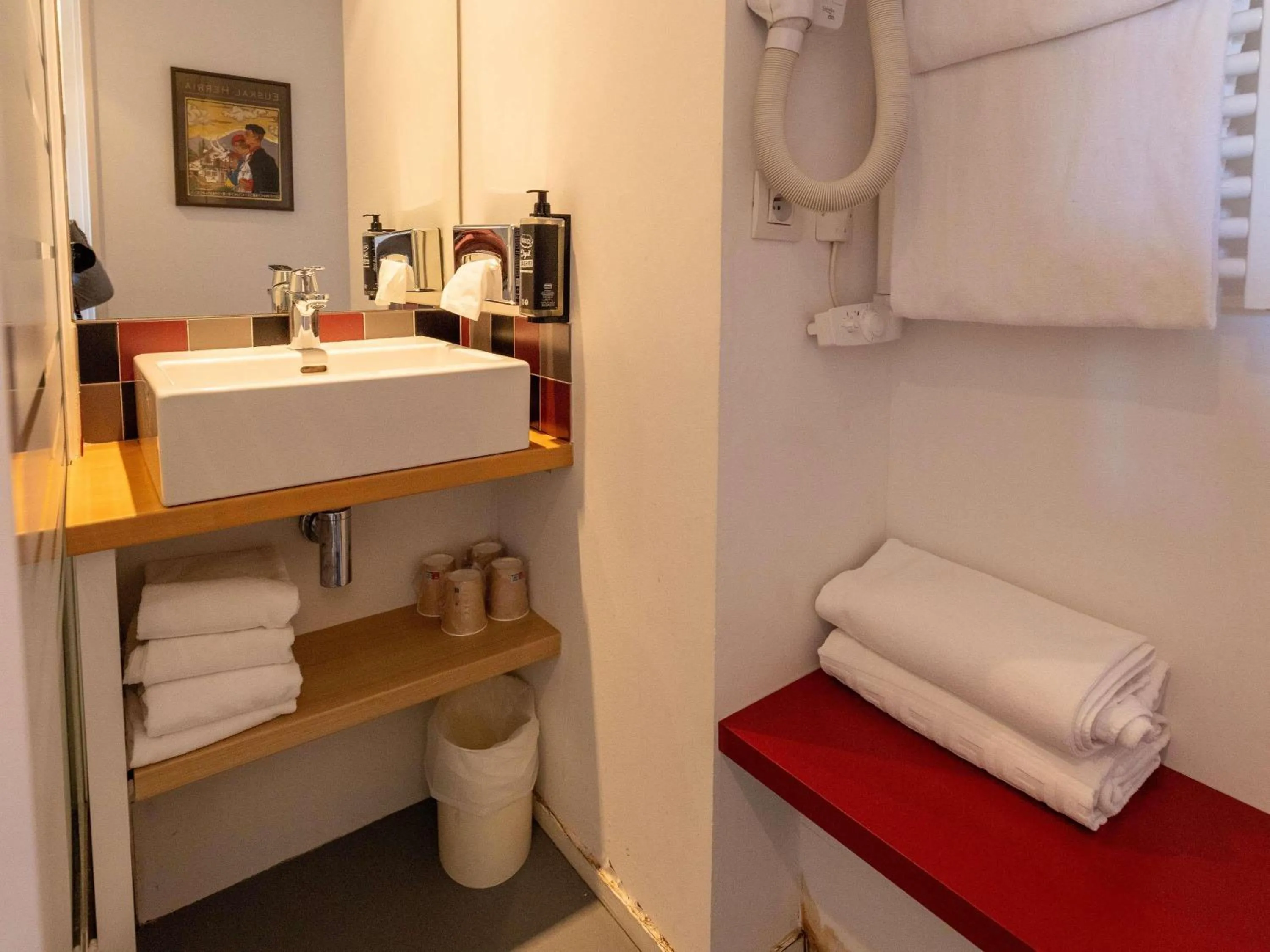 Bedroom, Bed in Hotel Donibane Saint-Jean-de-Luz