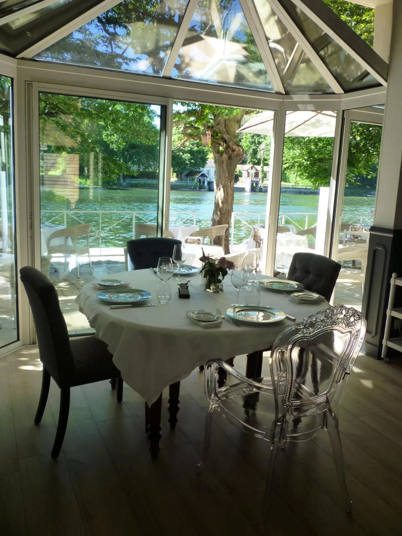Restaurant/places to eat in Hotel Le Rivage