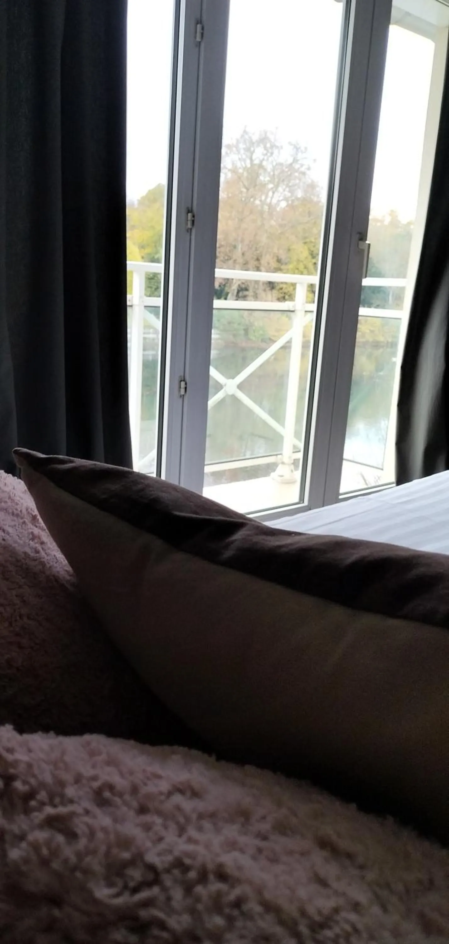 Bed in Hotel Le Rivage