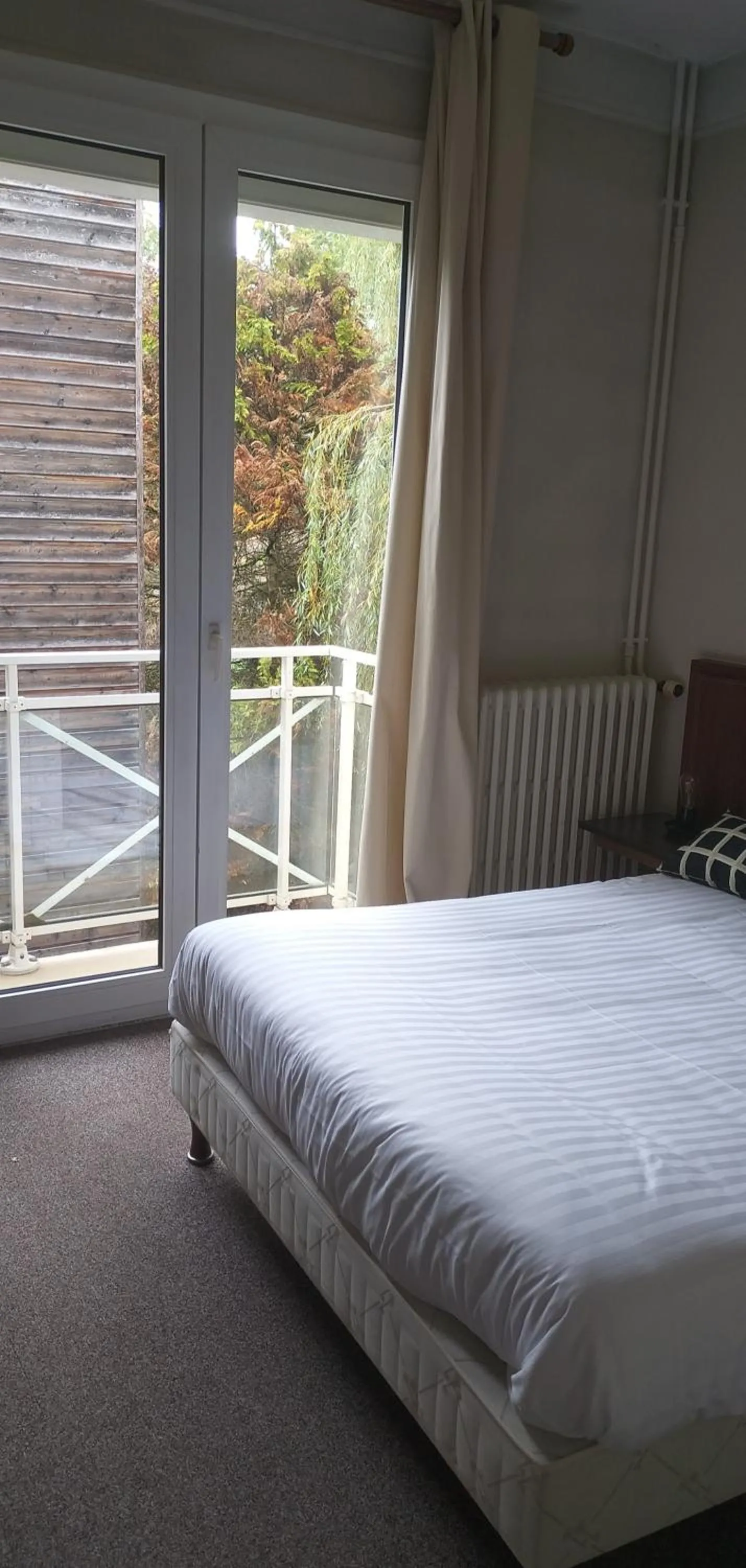 Bed in Hotel Le Rivage