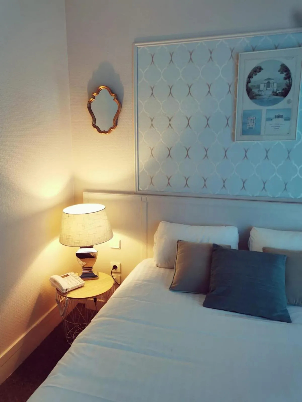 Bed in Hotel Le Rivage