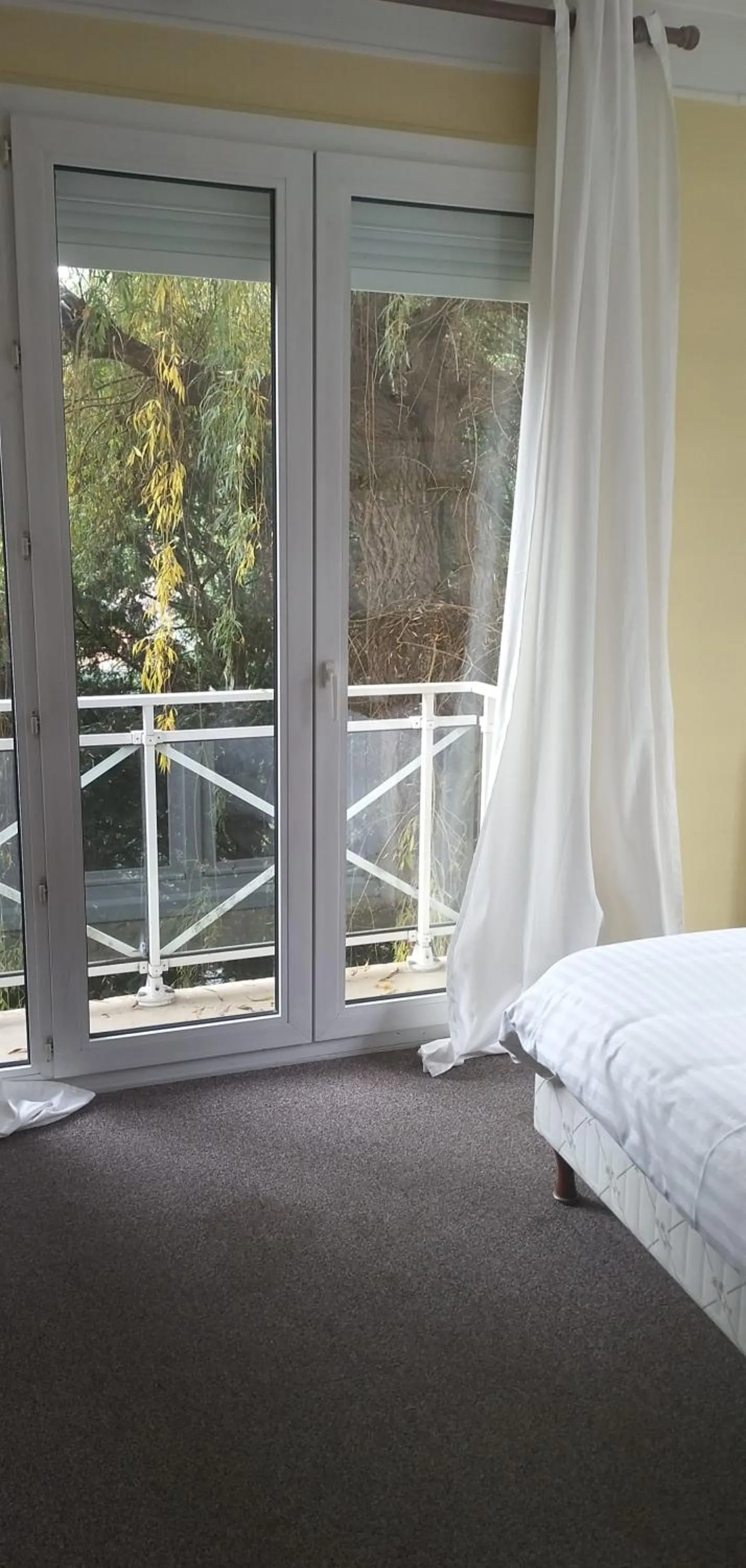 Bed in Hotel Le Rivage