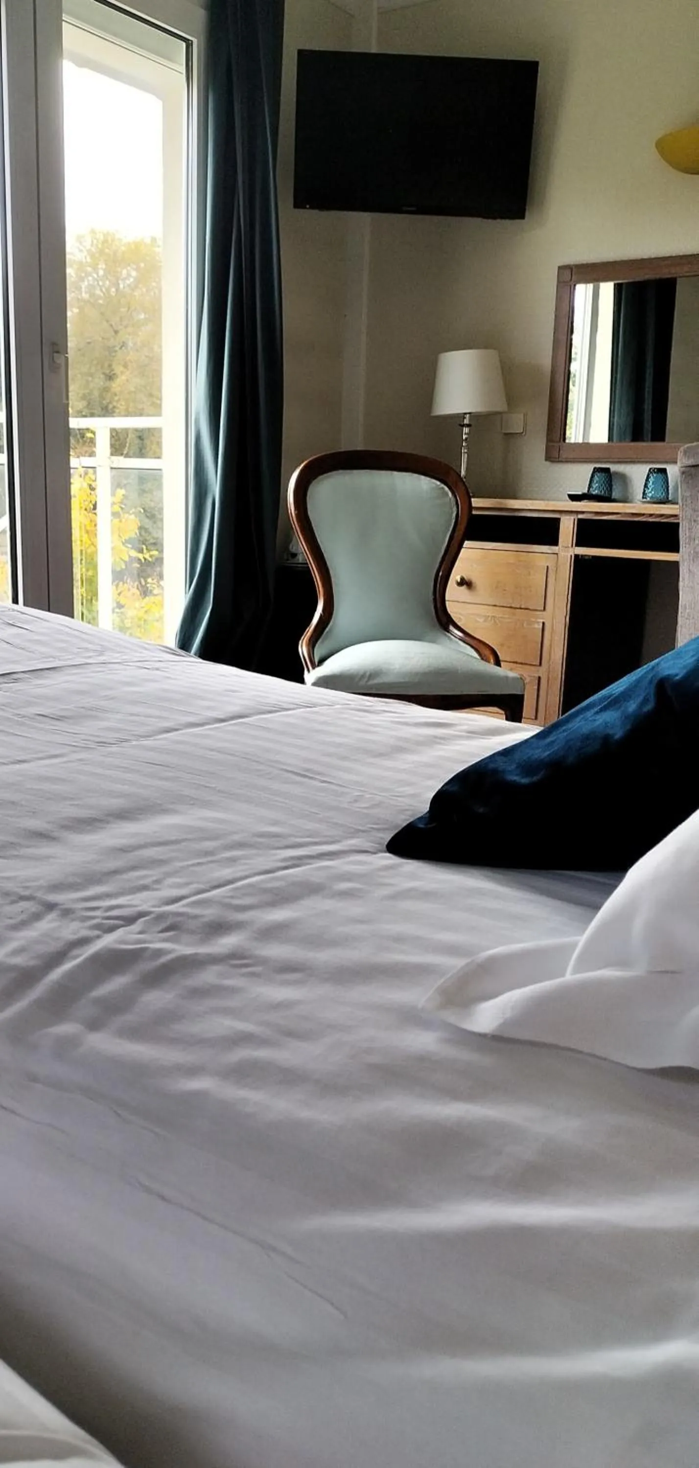 Bed in Hotel Le Rivage
