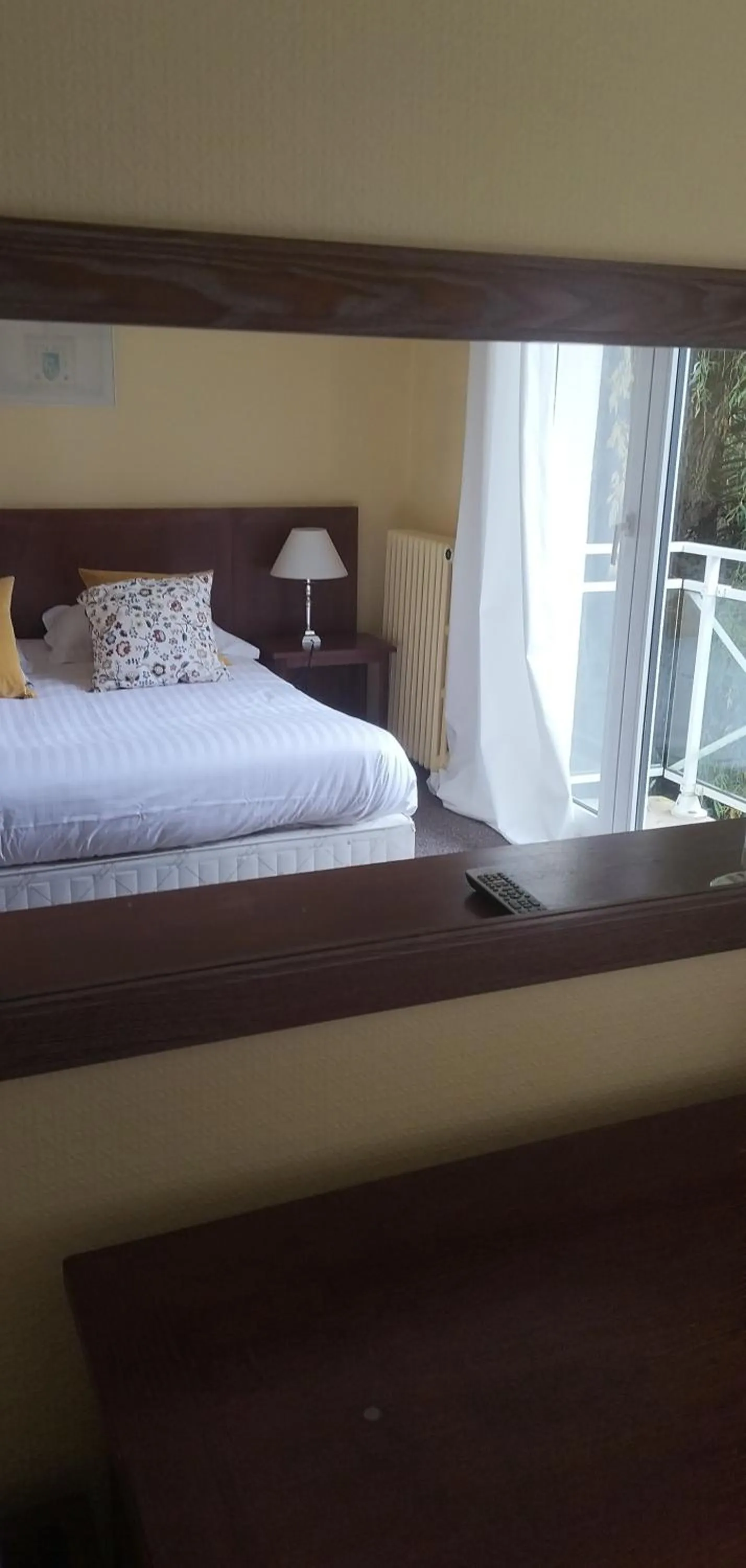Bed in Hotel Le Rivage