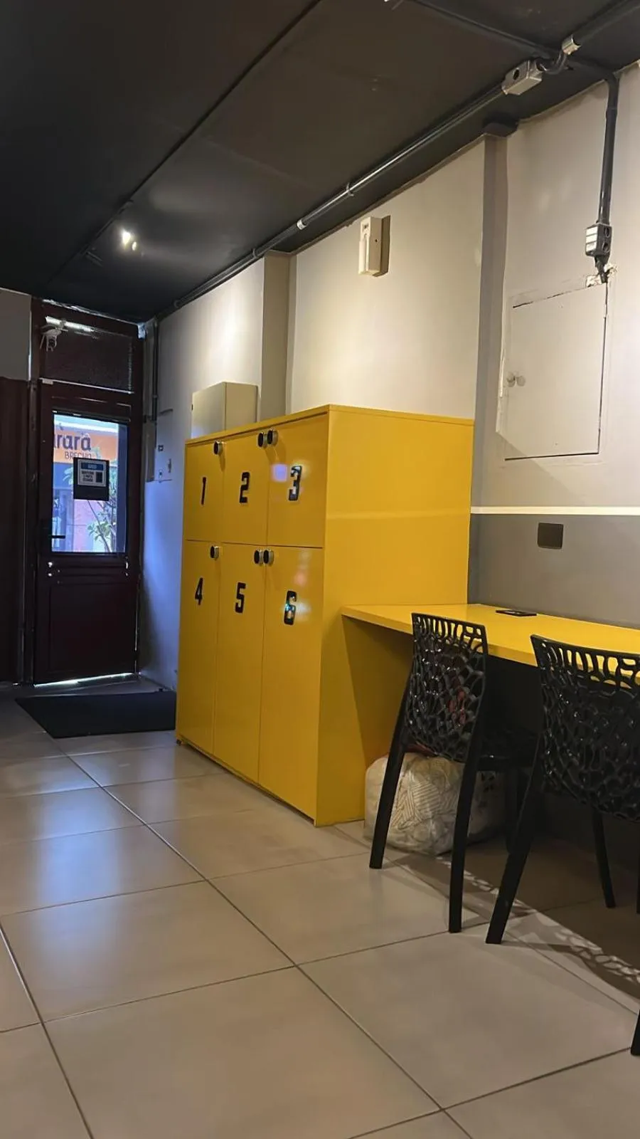 LÍAH Hostel & Suites