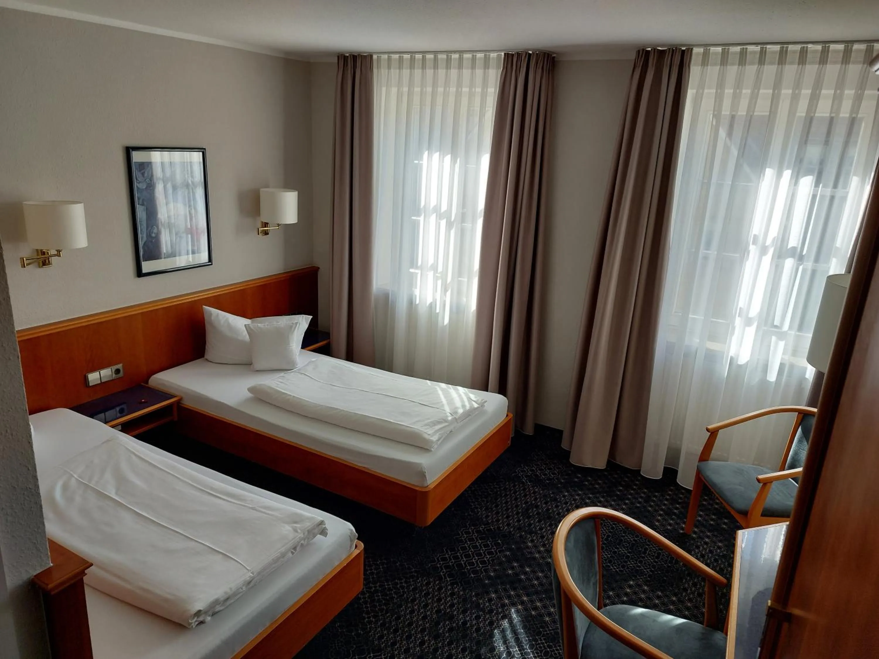 Photo of the whole room, Bed in Hotel-Restaurant Roter Ochsen