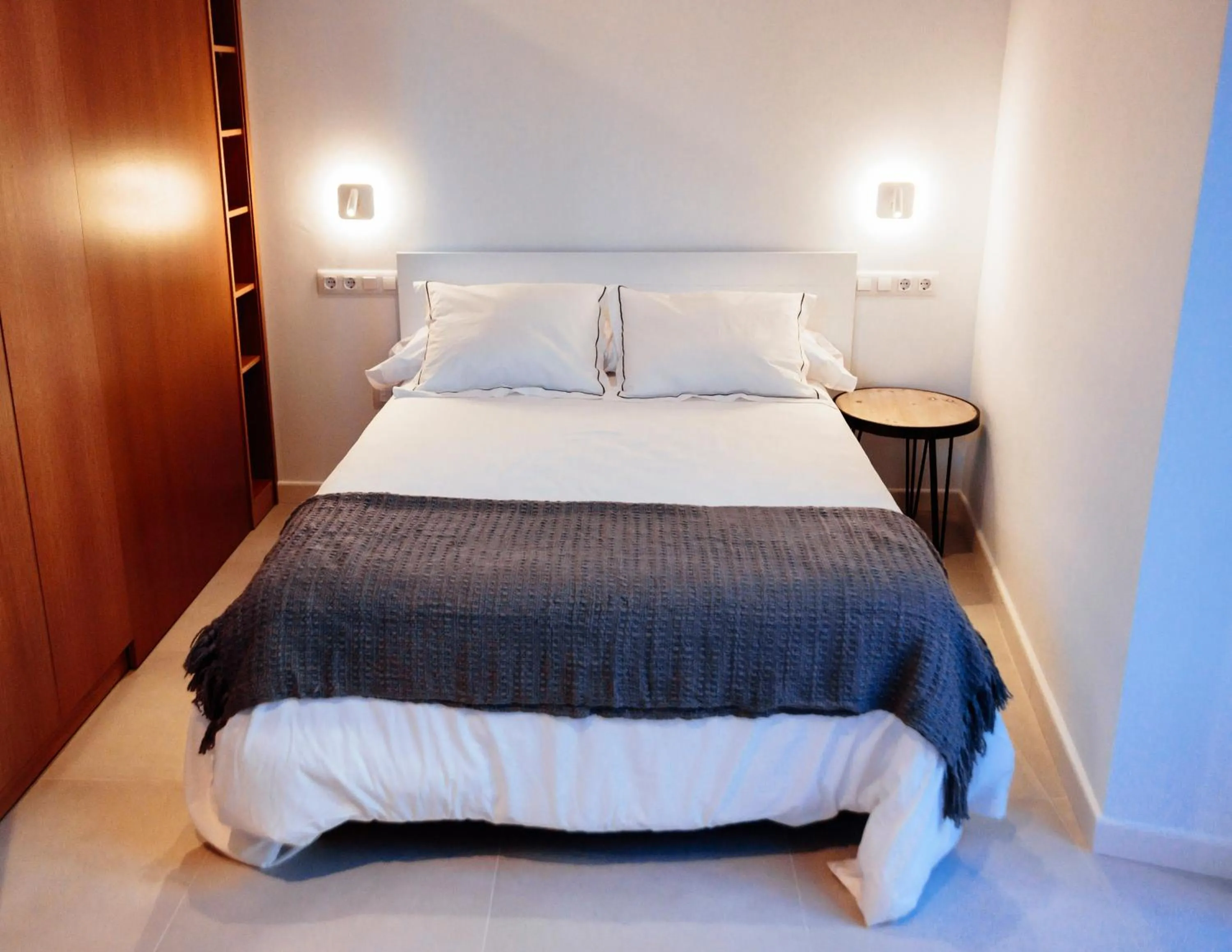 Bed in Apartamentos Plaza de España 6