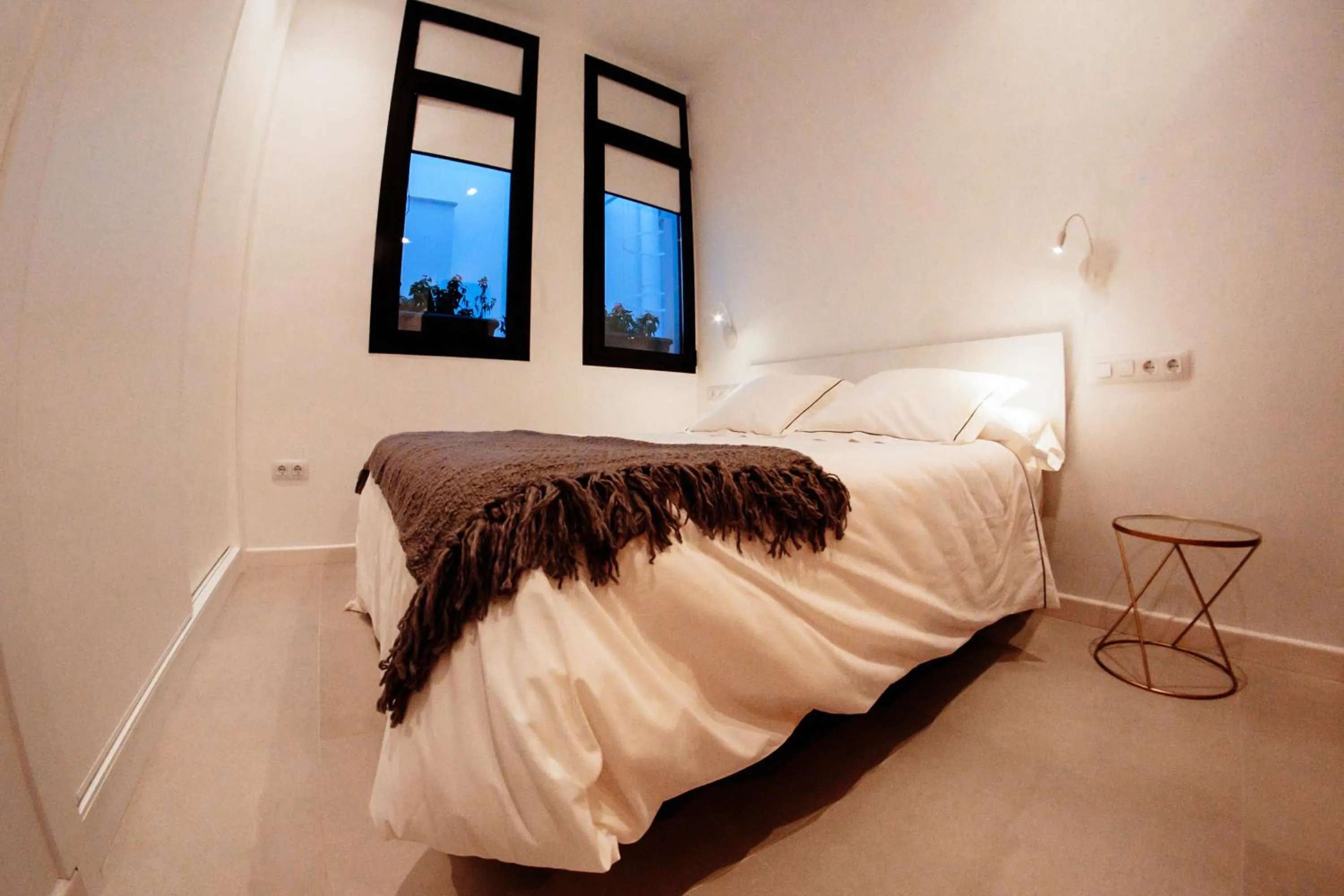 Bedroom, Bed in Apartamentos Plaza de España 6