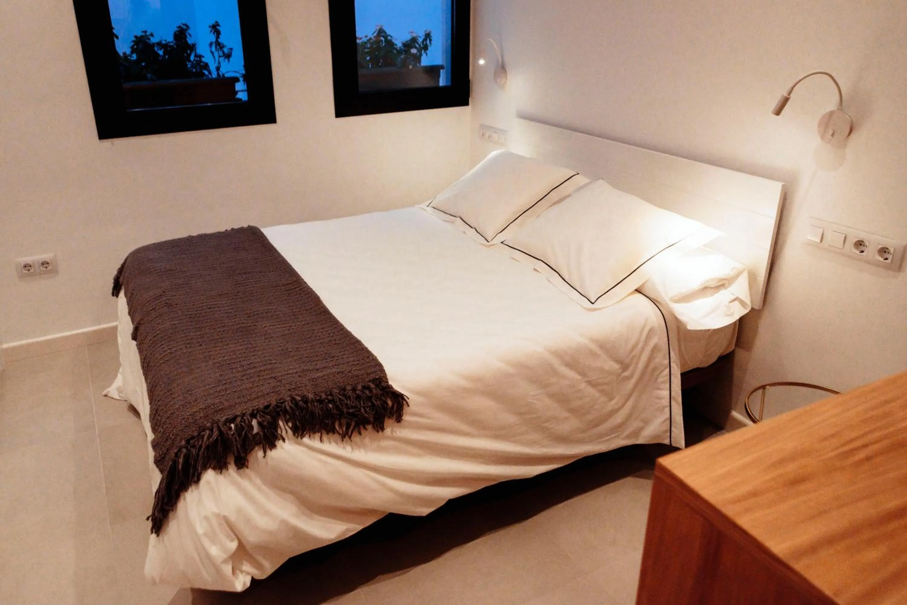 Bedroom, Bed in Apartamentos Plaza de España 6