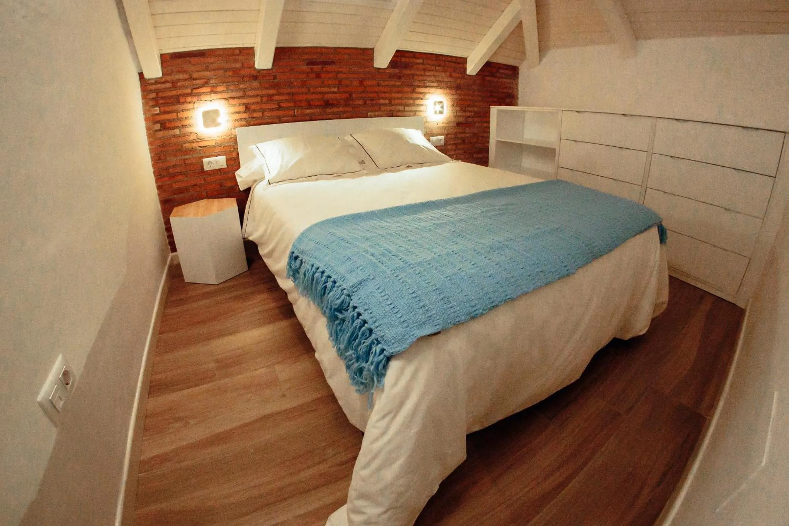 Bedroom, Bed in Apartamentos Plaza de España 6