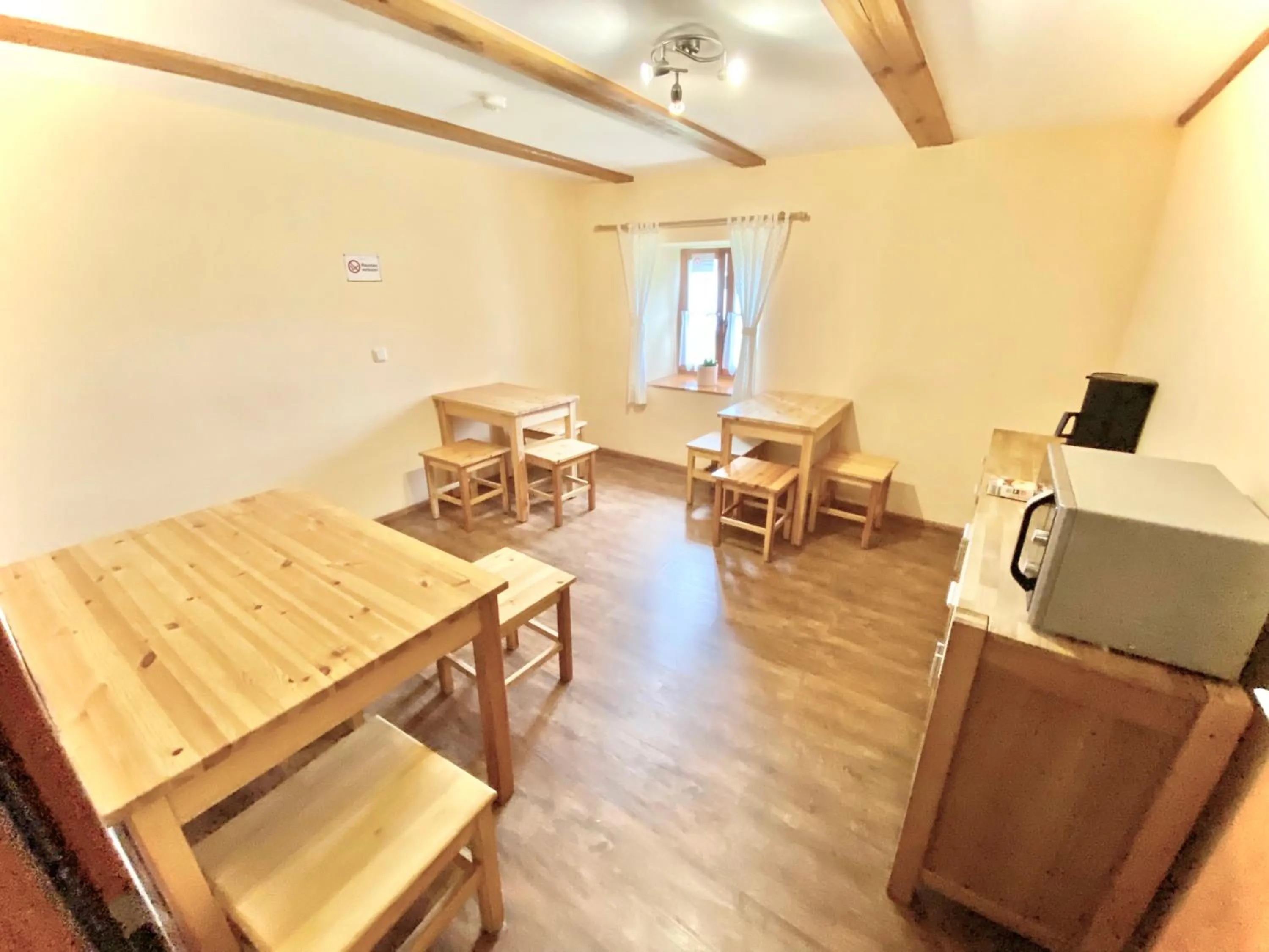 Dining area in Pension Laurent Ranch
