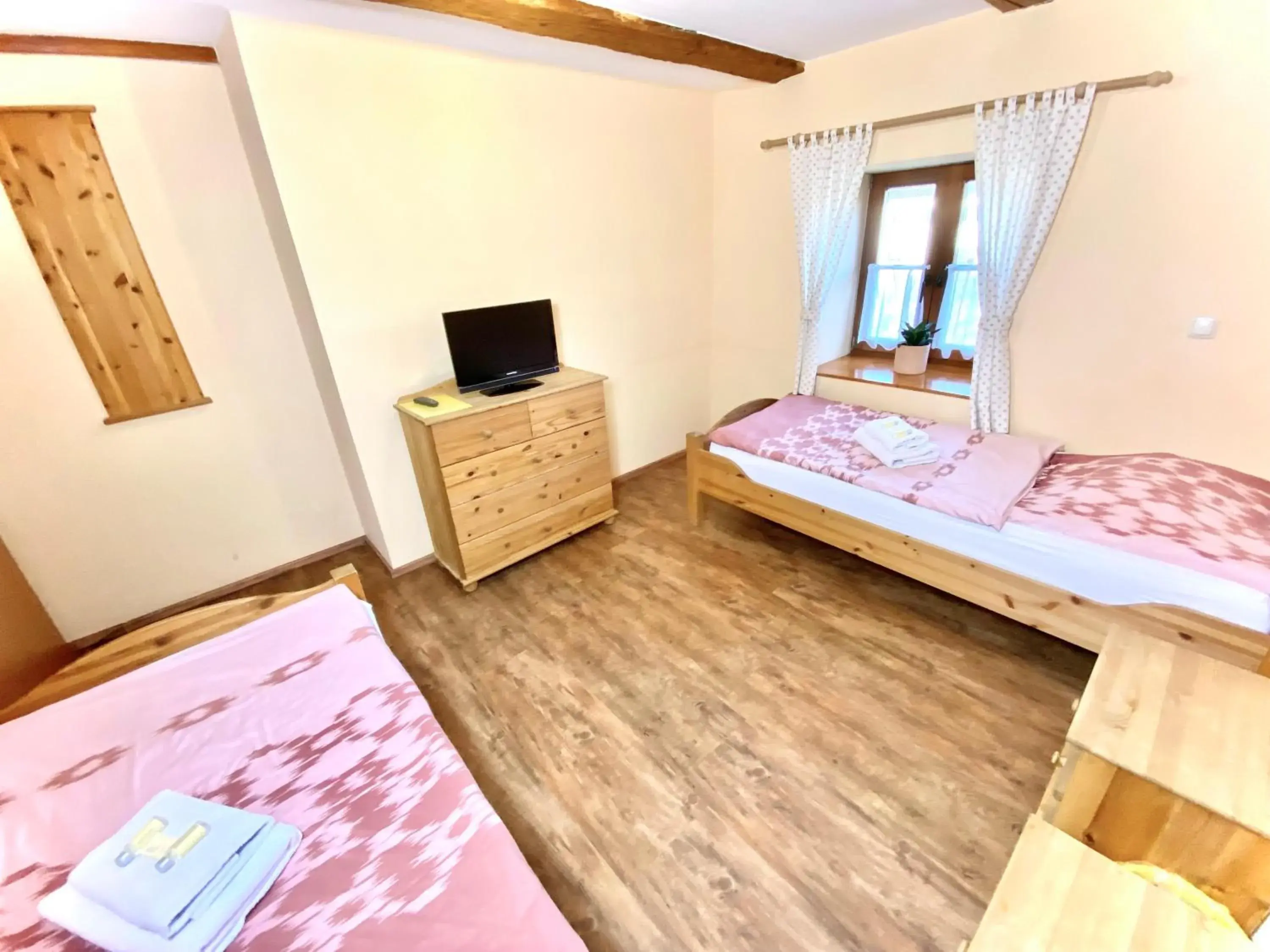 Twin Room in Pension Laurent Ranch Twin Room in Pension Laurent Ranch
