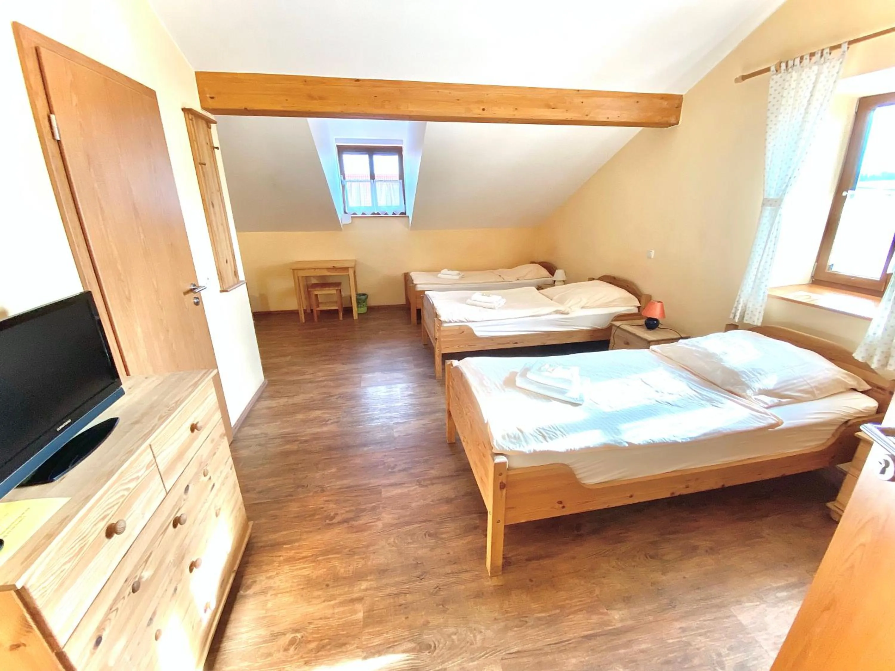 Photo of the whole room, Bed in Pension Laurent Ranch