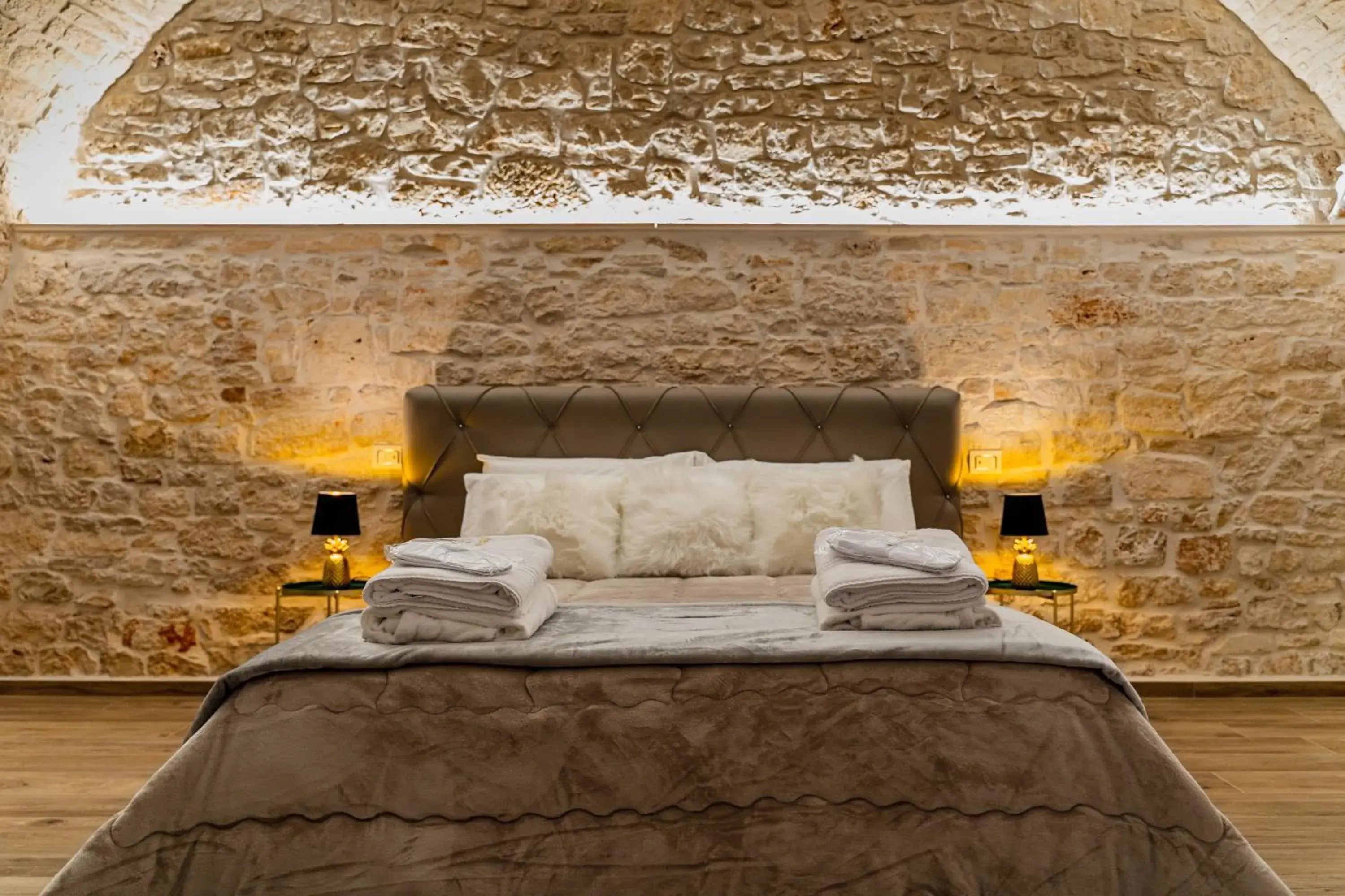 Double Room with Spa Bath in Gold Suite B&B Double Room with Spa Bath in Gold Suite B&B