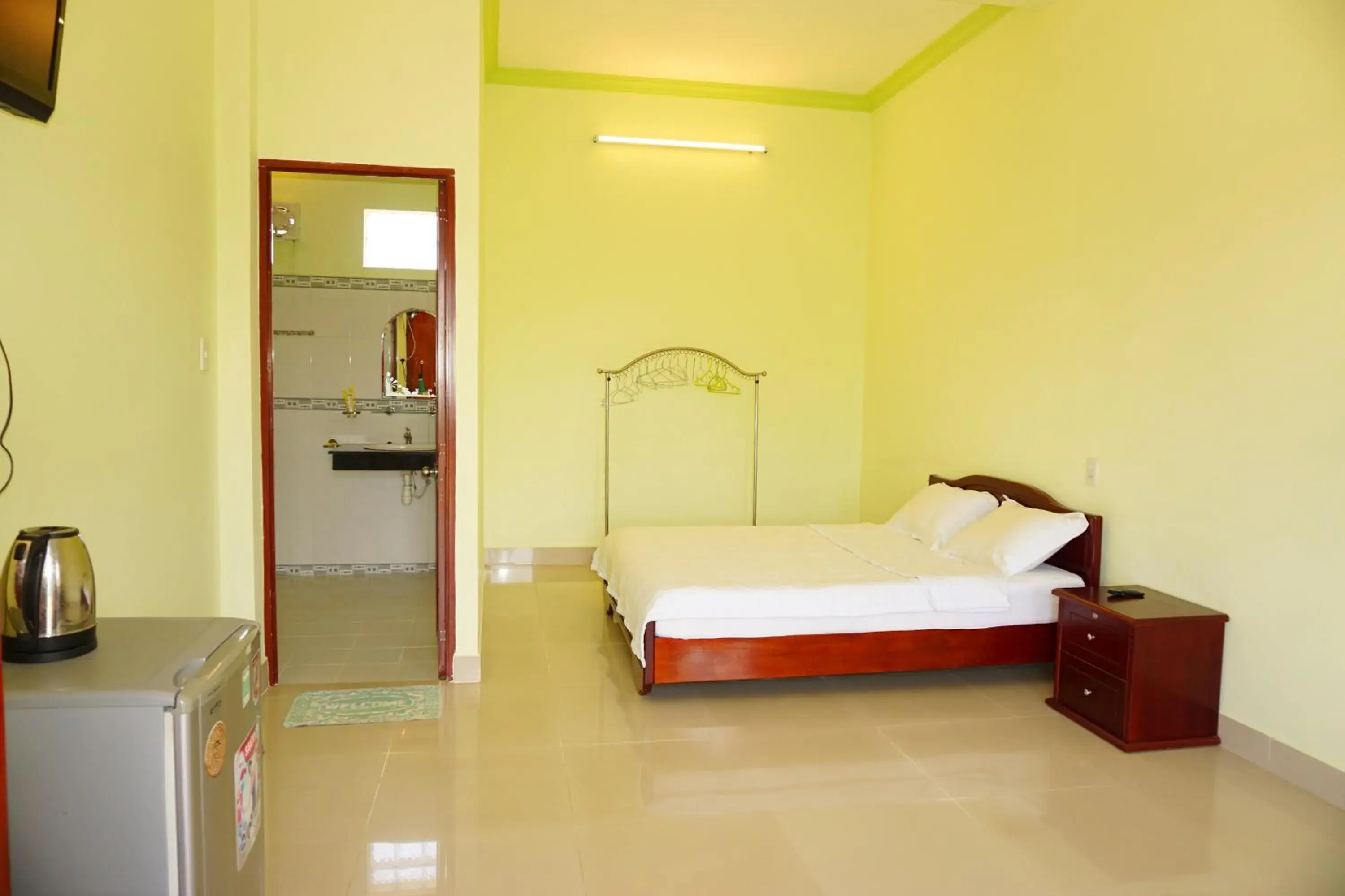 Bedroom, Bed in Cat Tien Guesthouse Bedroom, Bed in Cat Tien Guesthouse