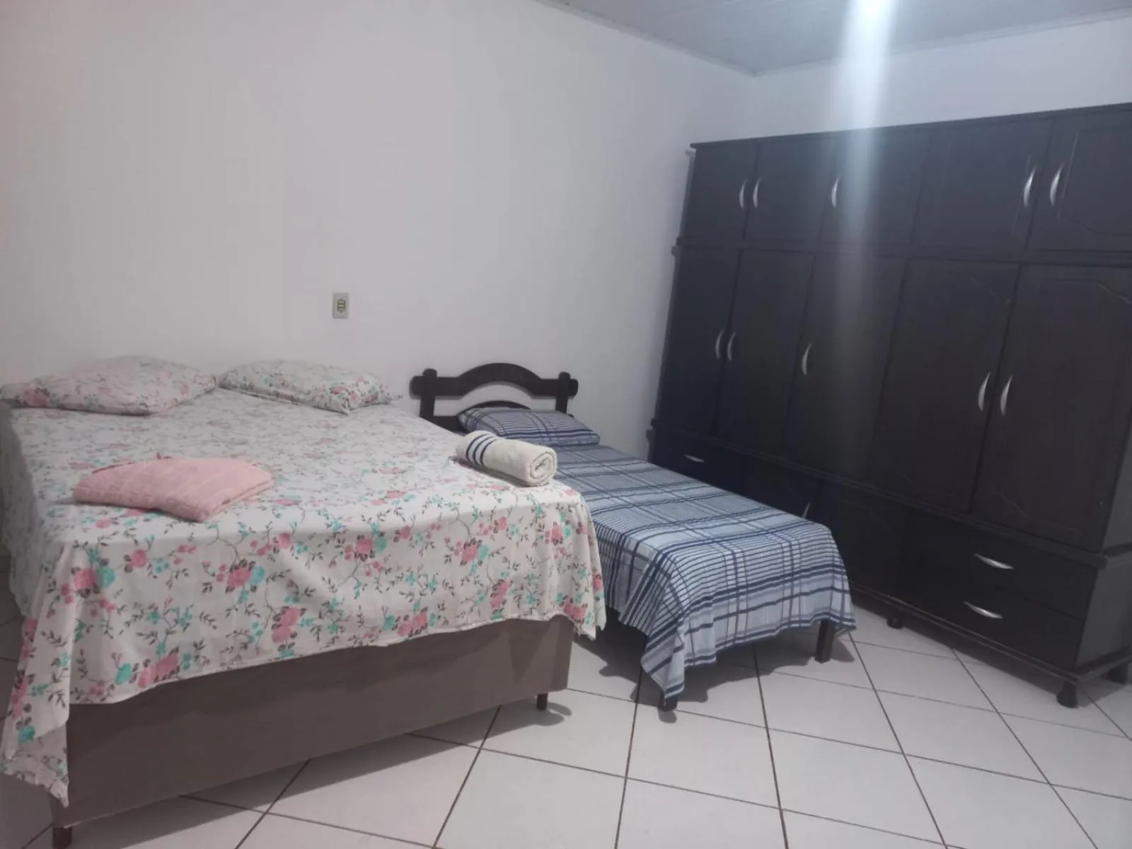 Bed in Suits - Canto do sabia