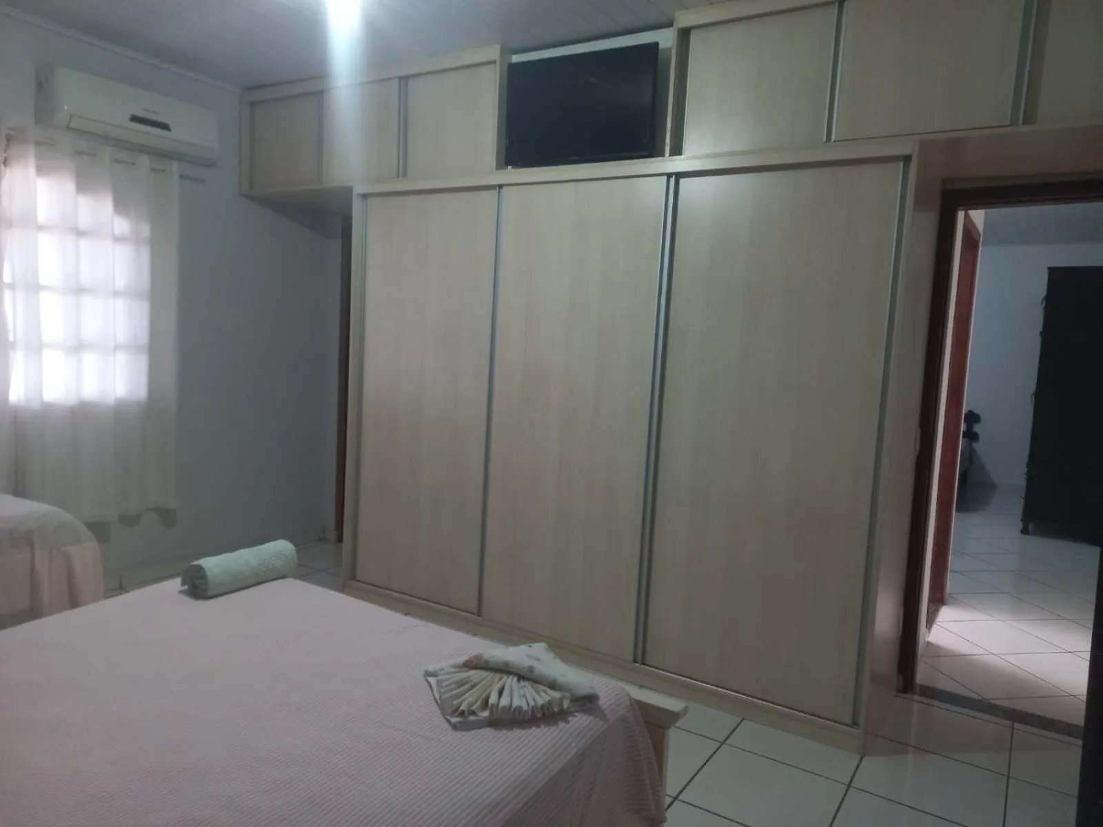 Bed in Suits - Canto do sabia