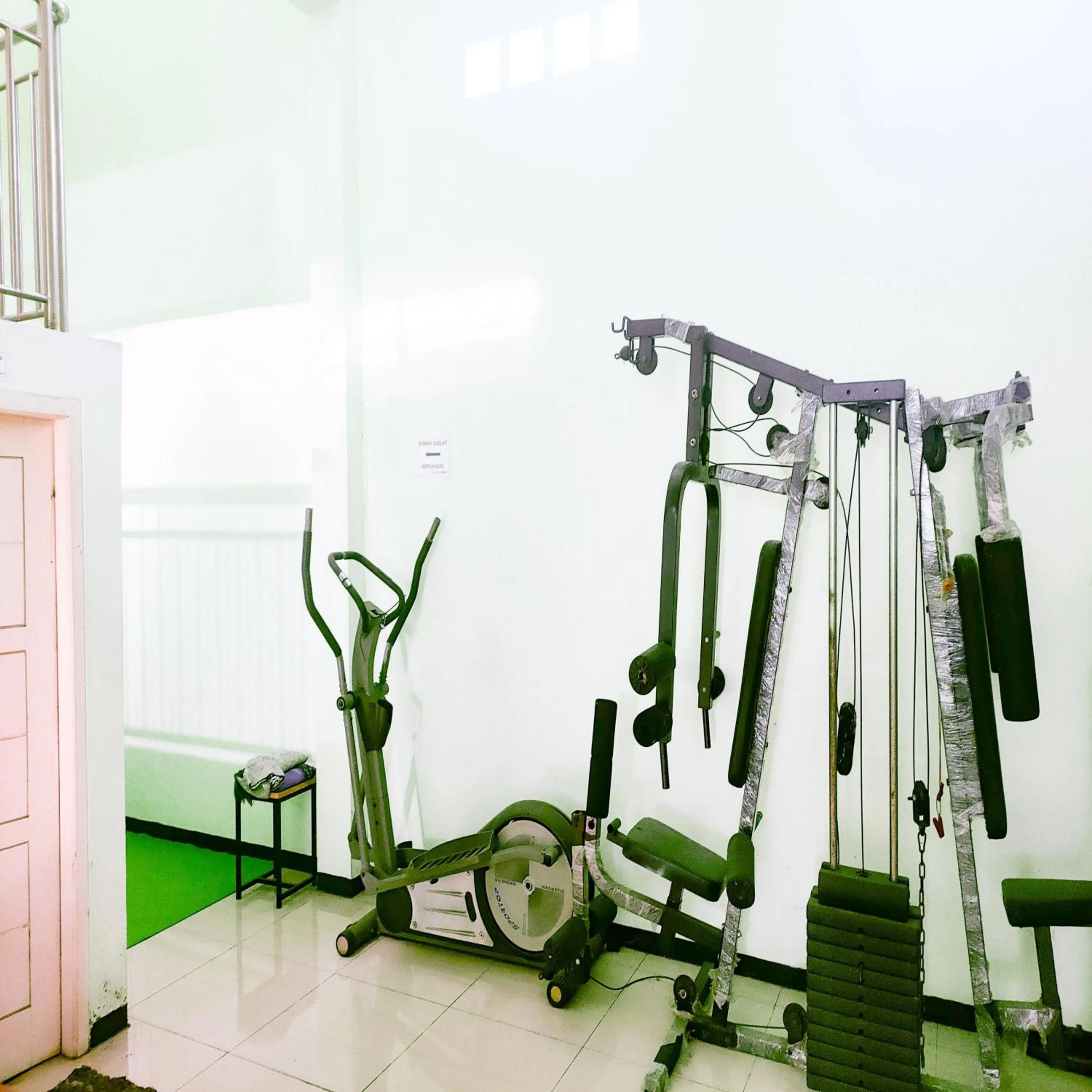 Fitness centre/facilities in Capital O 90709 Djati Guest House