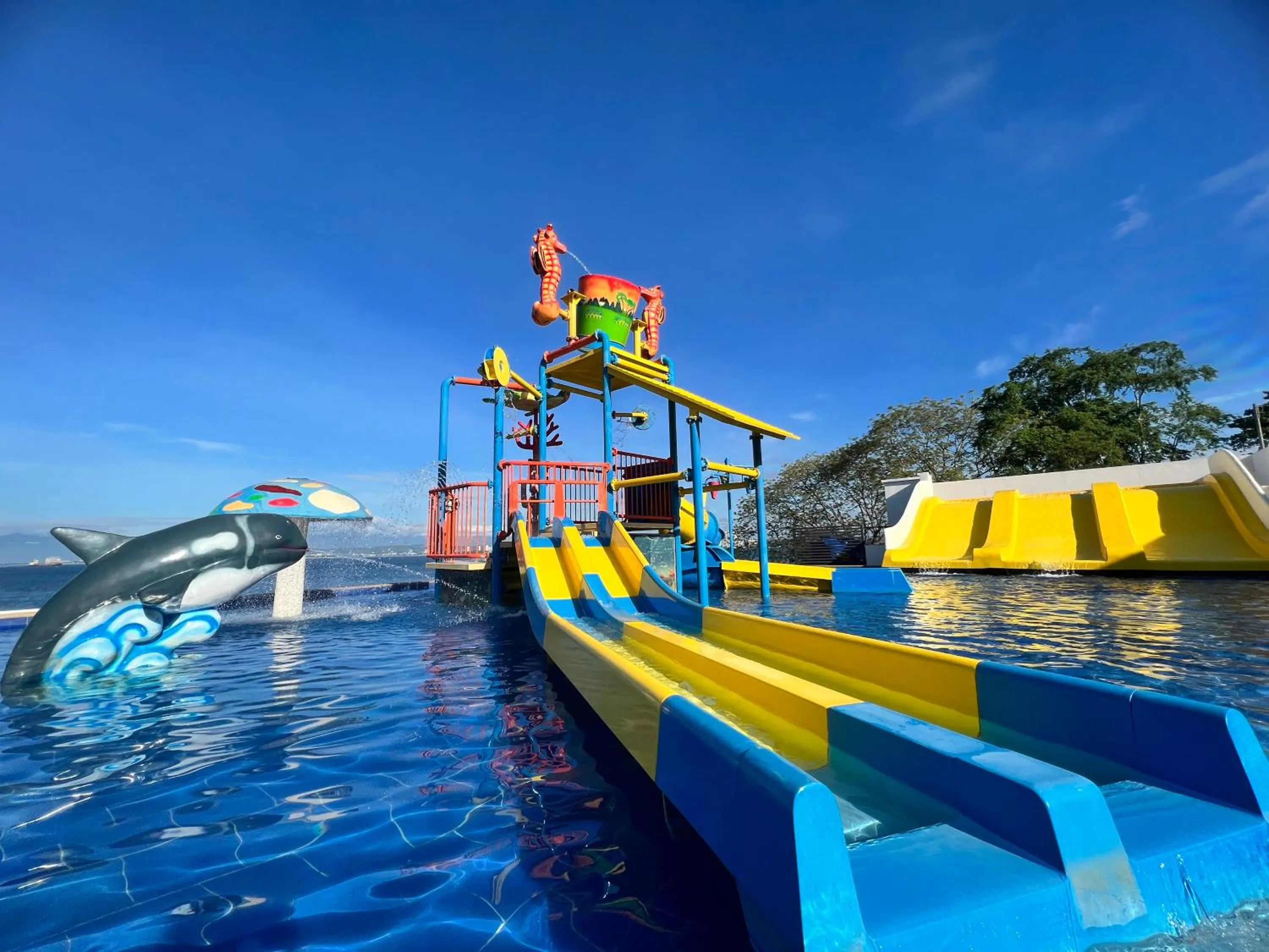 Aqua park in Crusoe Cabins Costa Azalea