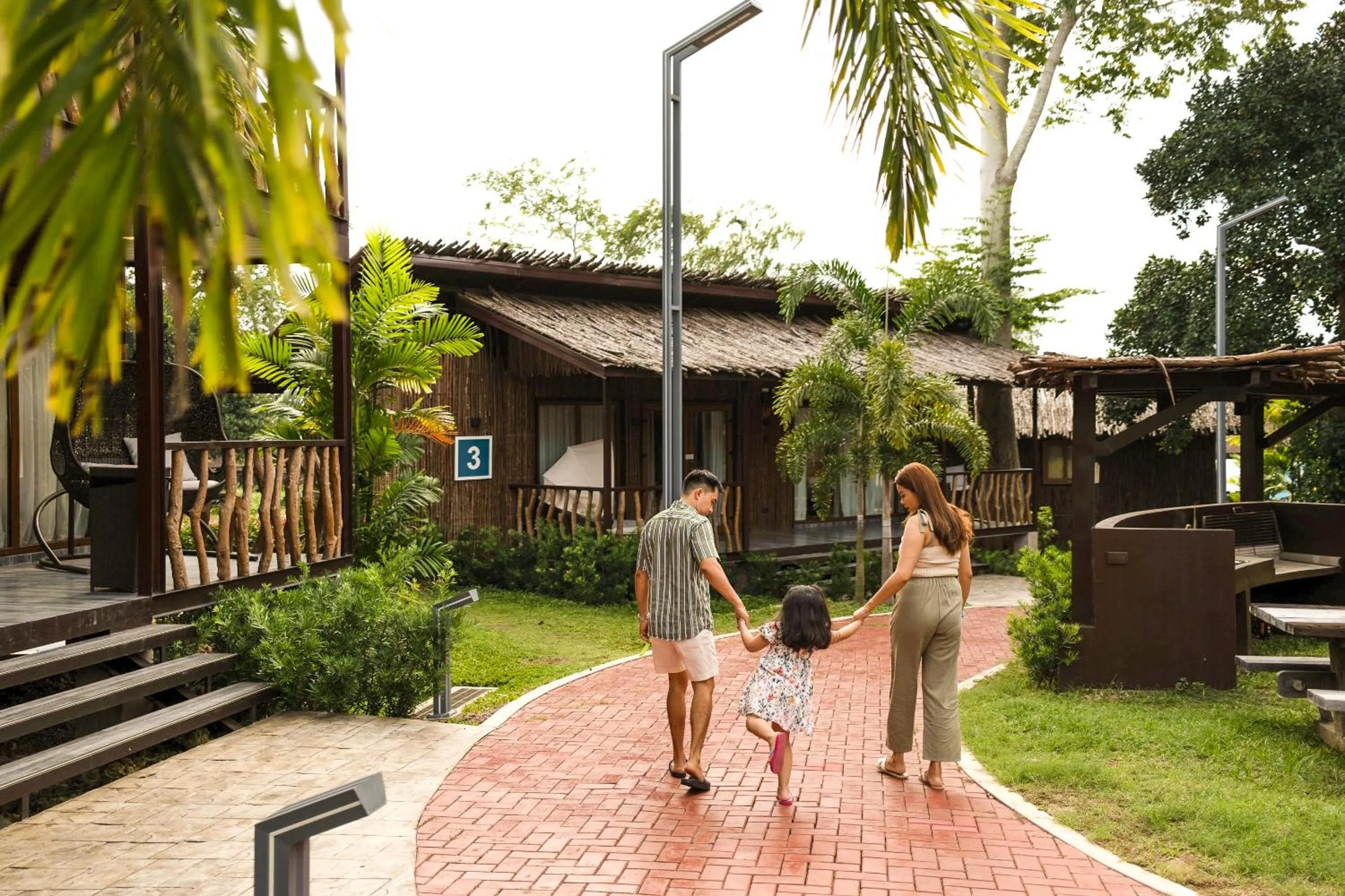 Property building in Crusoe Cabins Costa Azalea